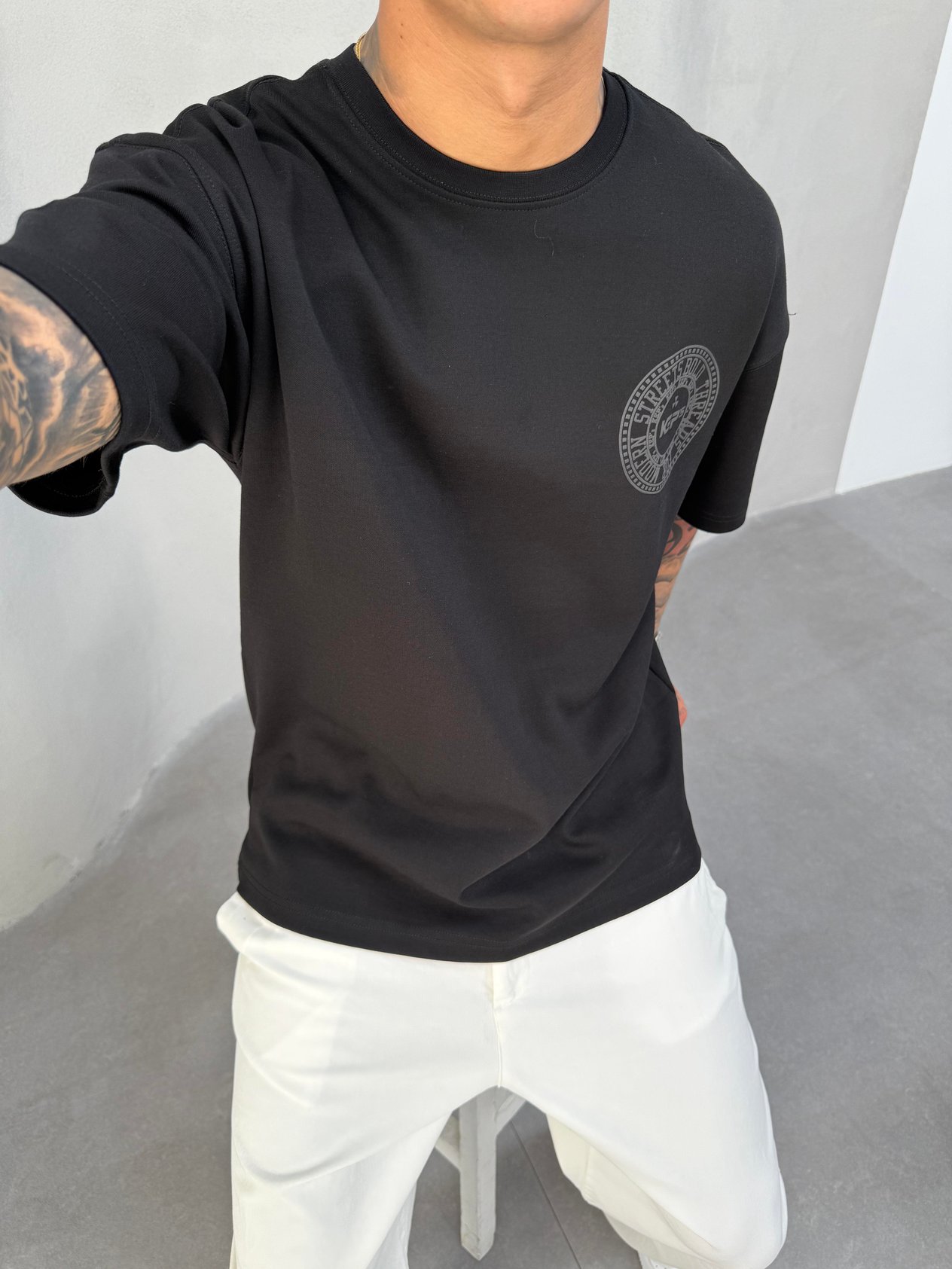 Siyah Kabartma Baskılı Oversize T-Shirt