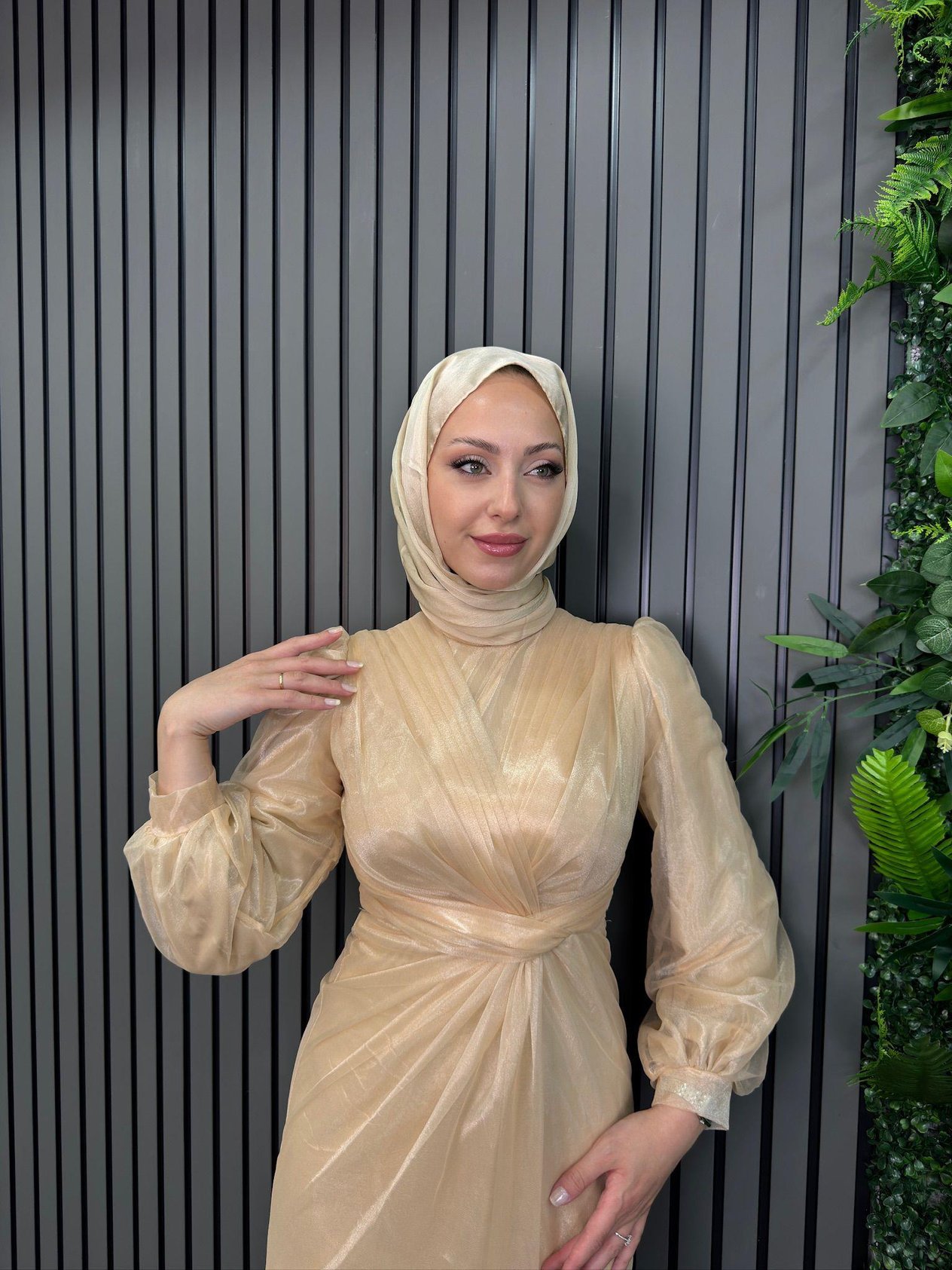 Abiye
Kübra Abiye Gold