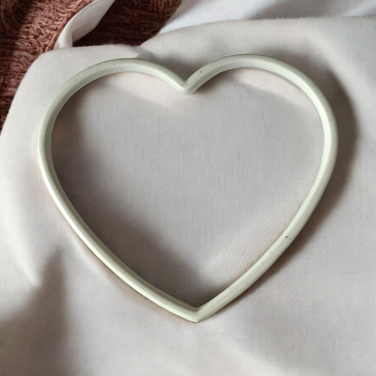 Plastik Makrome Kalp 20 CM