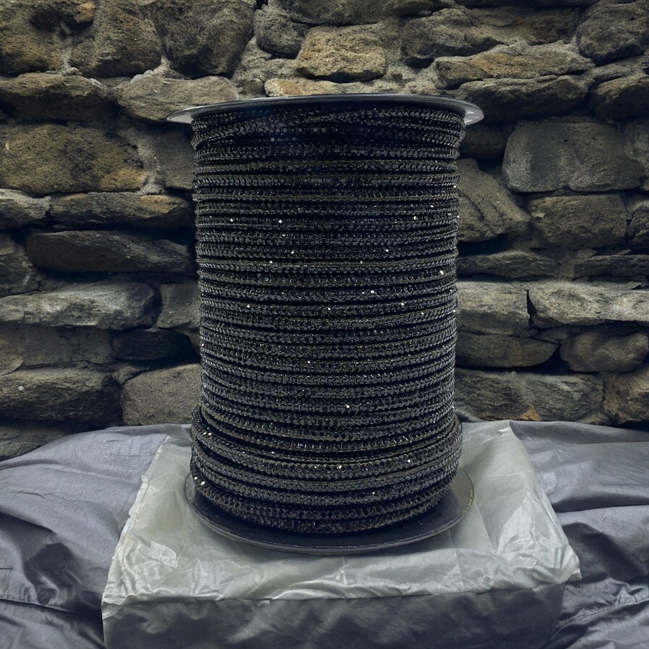 Siyah Takı, Tasarım ve Bağcık Kordonu