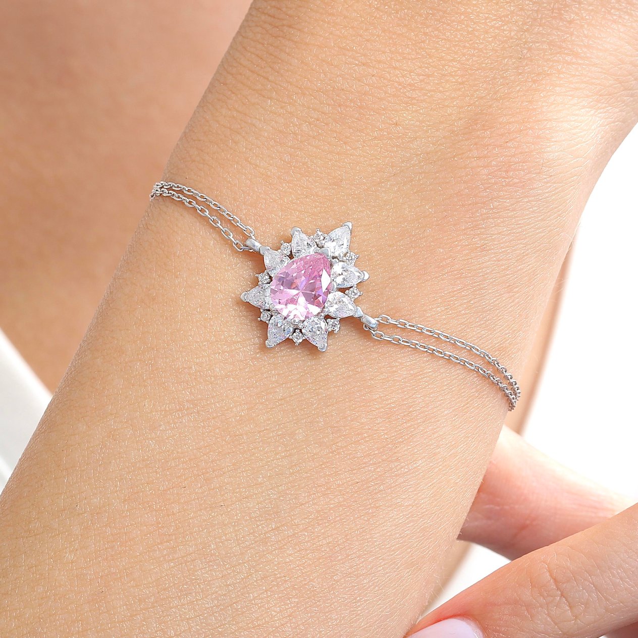 Effective Diamond Londra Tutkusu Pink Taşlı Gümüş Bileklik