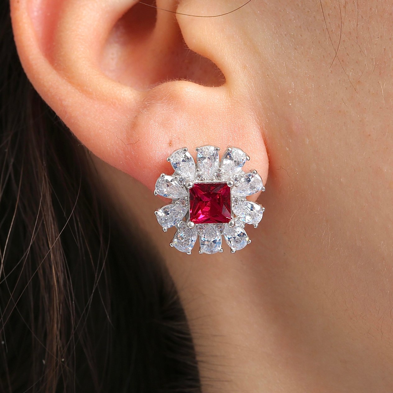 Effective Diamond Milano Rüyası Sentetik Yakut Taşlı Gümüş Küpe