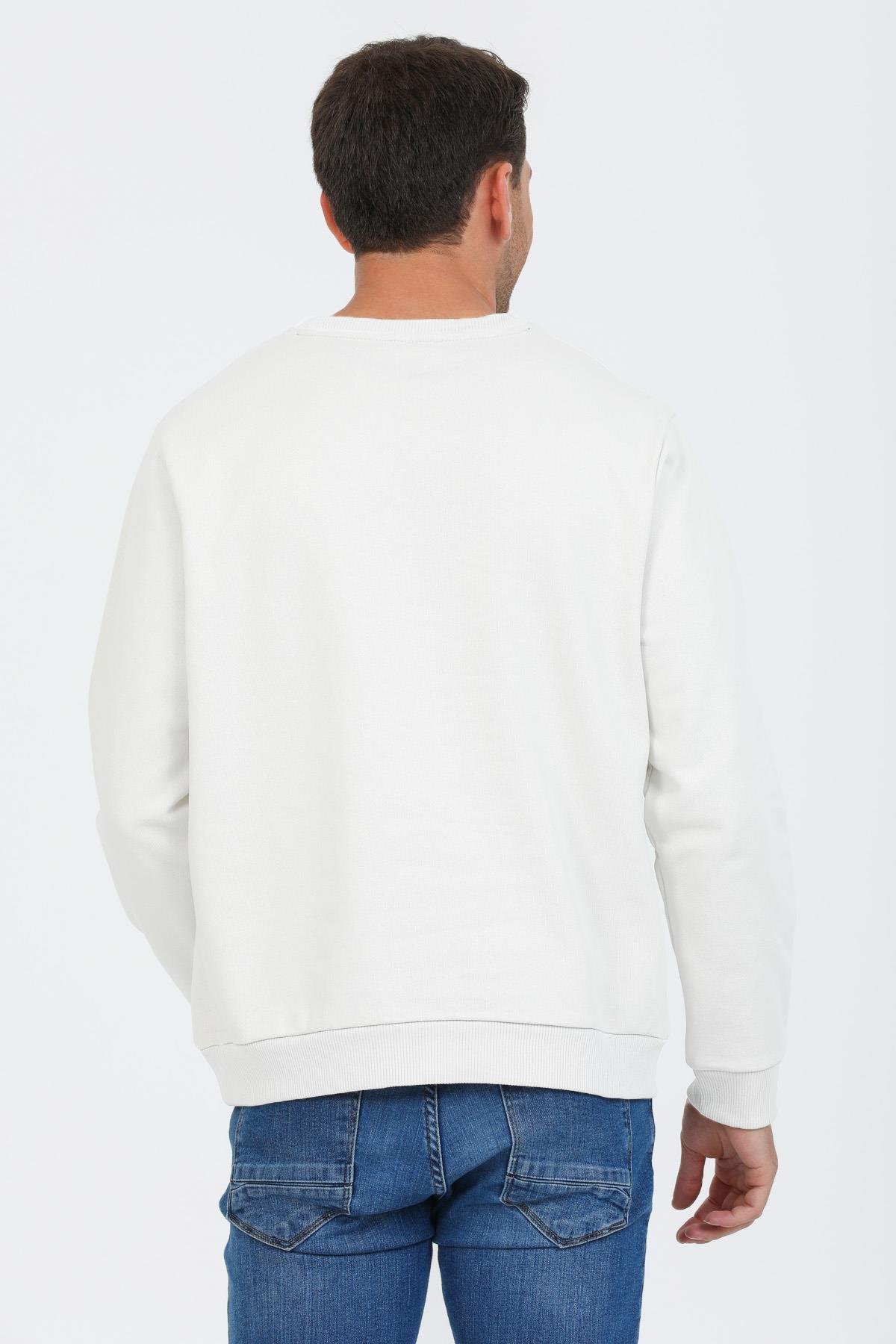Beyaz %100 Pamuklu Kapüşonsuz Bisiklet Yaka Basic Sweatshirt