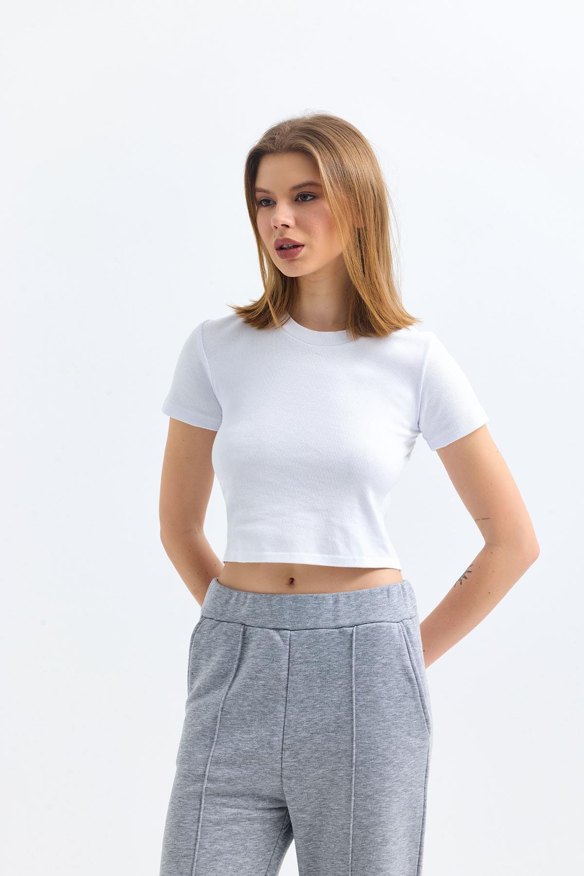 Beyaz Bisiklet Yaka Kısa Kollu Kaşkorse Crop Bluz
