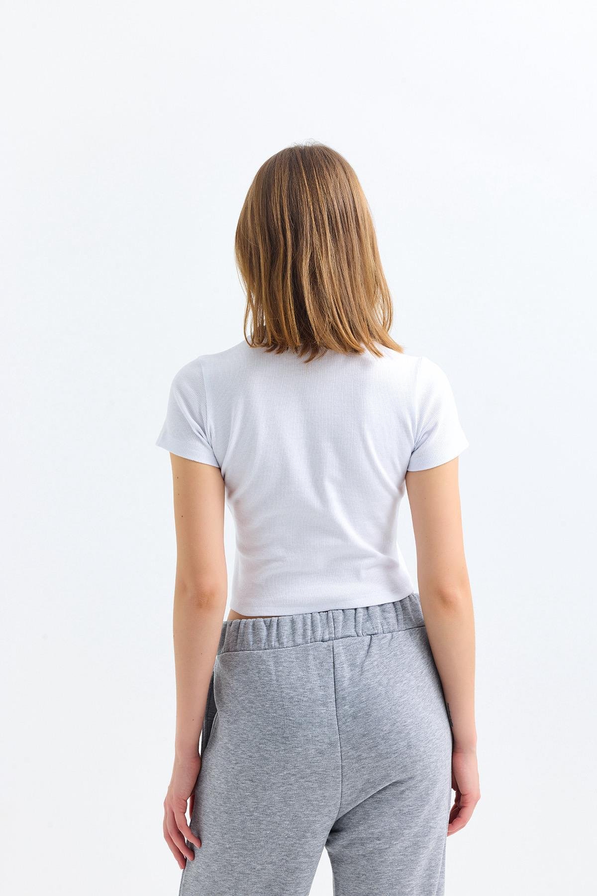 Beyaz Bisiklet Yaka Kısa Kollu Kaşkorse Crop Bluz