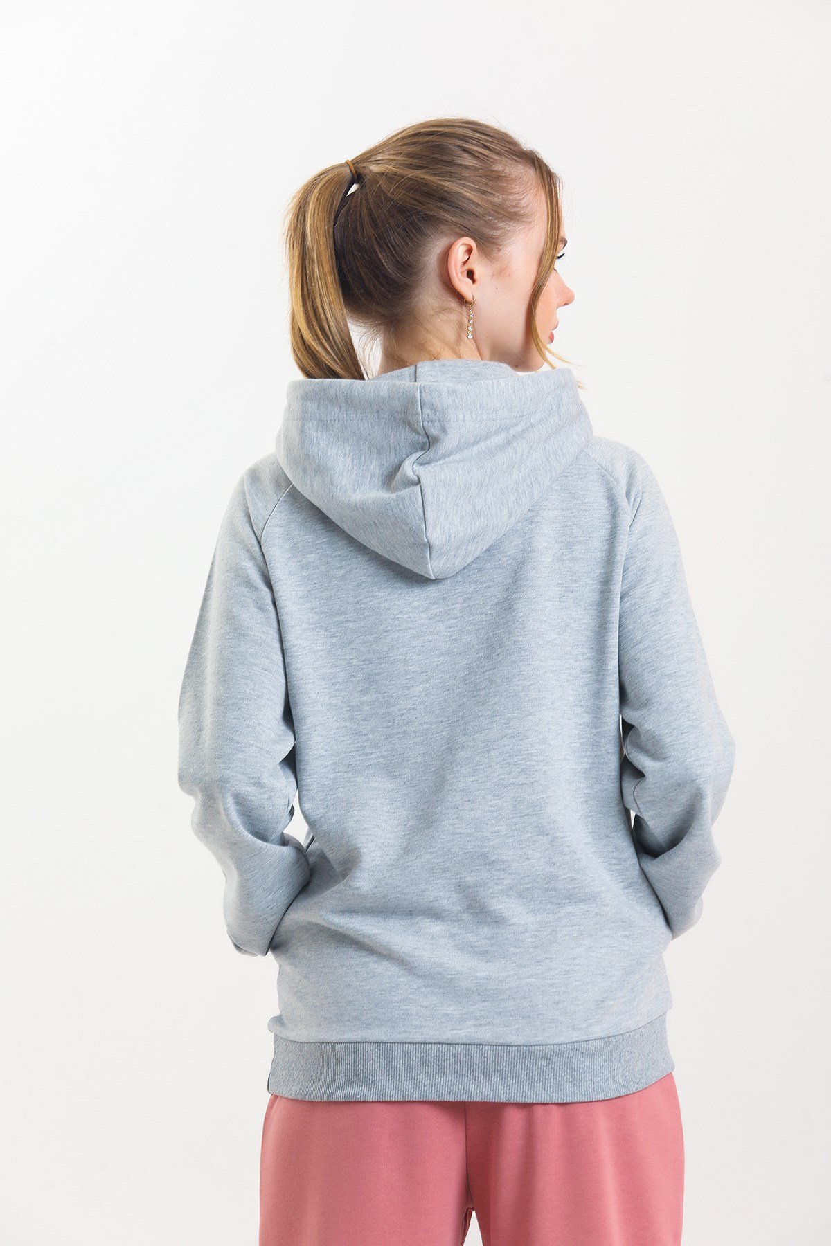 Gri Kapüşonlu Kanguru Cepli Basic Sweatshirt