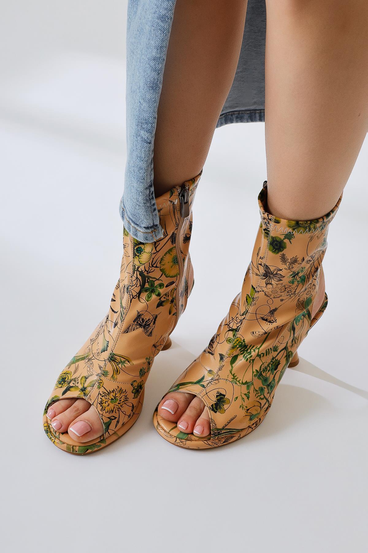 Hansy Nud Floral Baskılı Burun-Topuk Dekolteli Fermuarlı Yazlık Topuklu Ayakkabı