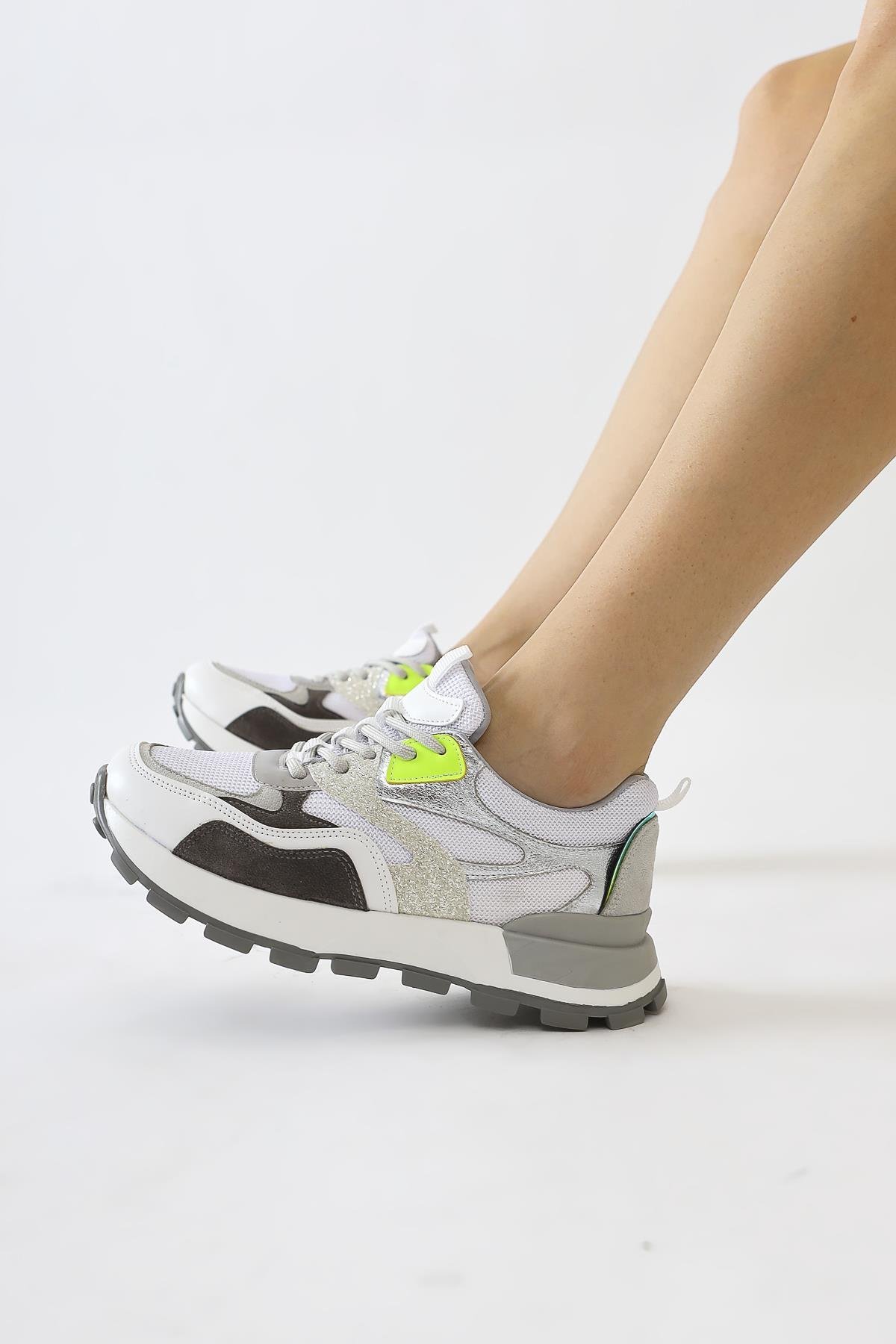 Netta Beyaz File Detaylı Bağcıklı Sneakers