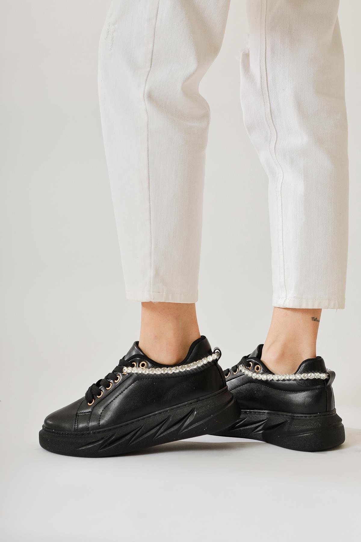 Simonne Siyah Elmas Taş Detaylı Bağcıklı Sneakers