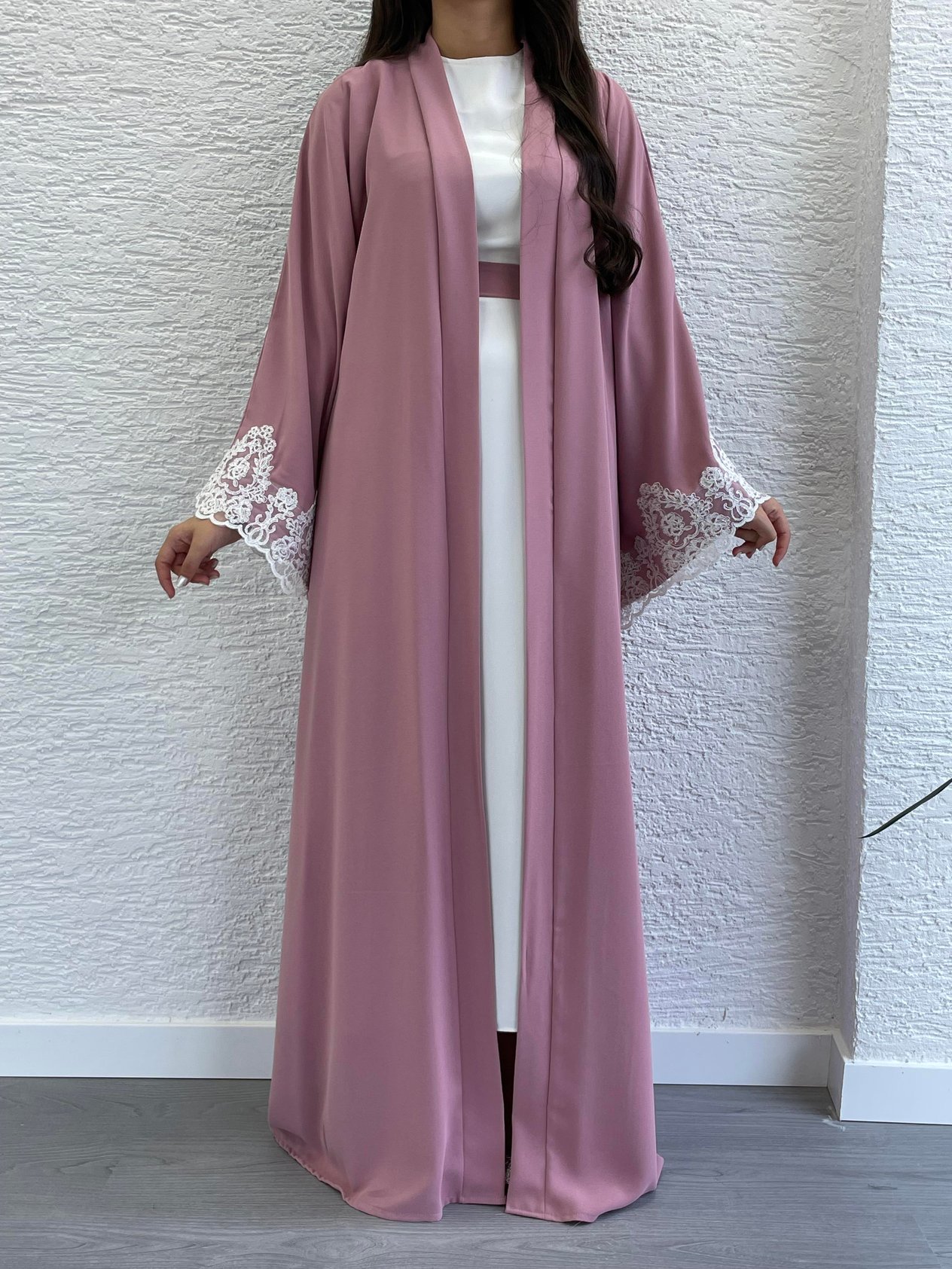 Pembe Elif Abaya
