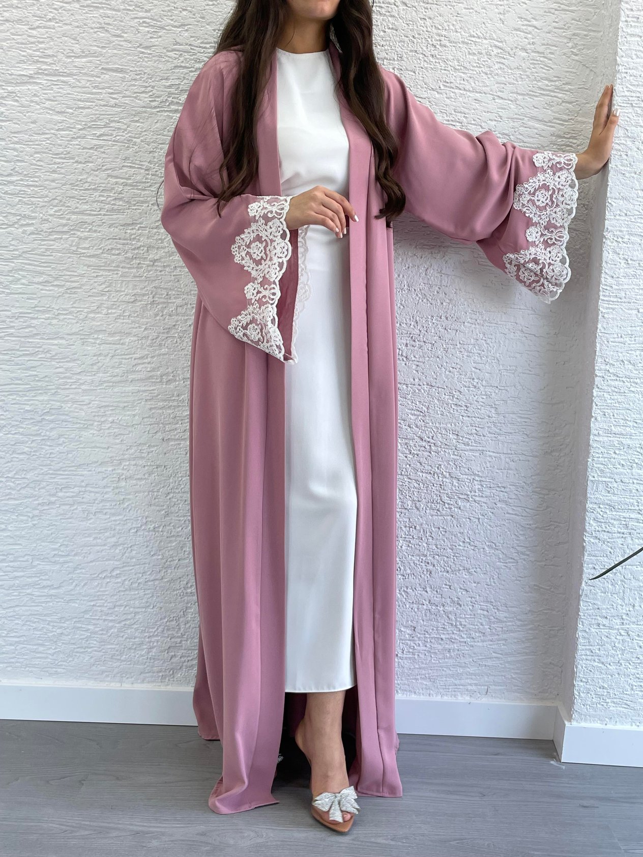 Pembe Elif Abaya