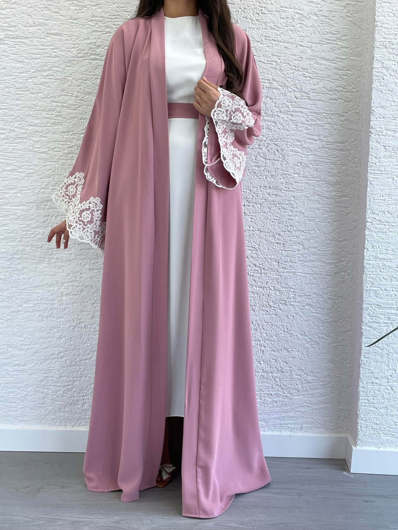 Pembe Elif Abaya