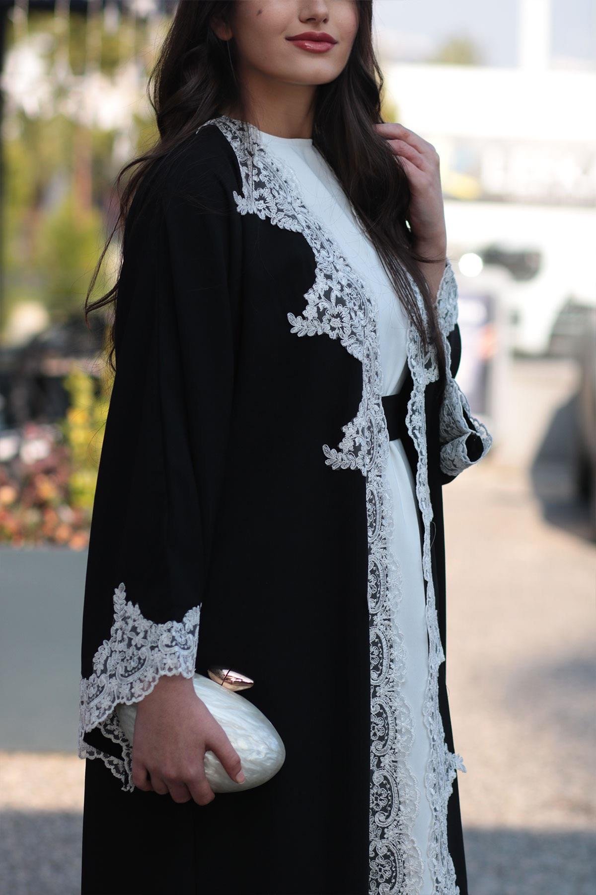 Siyah Güpür Detaylı Abaya