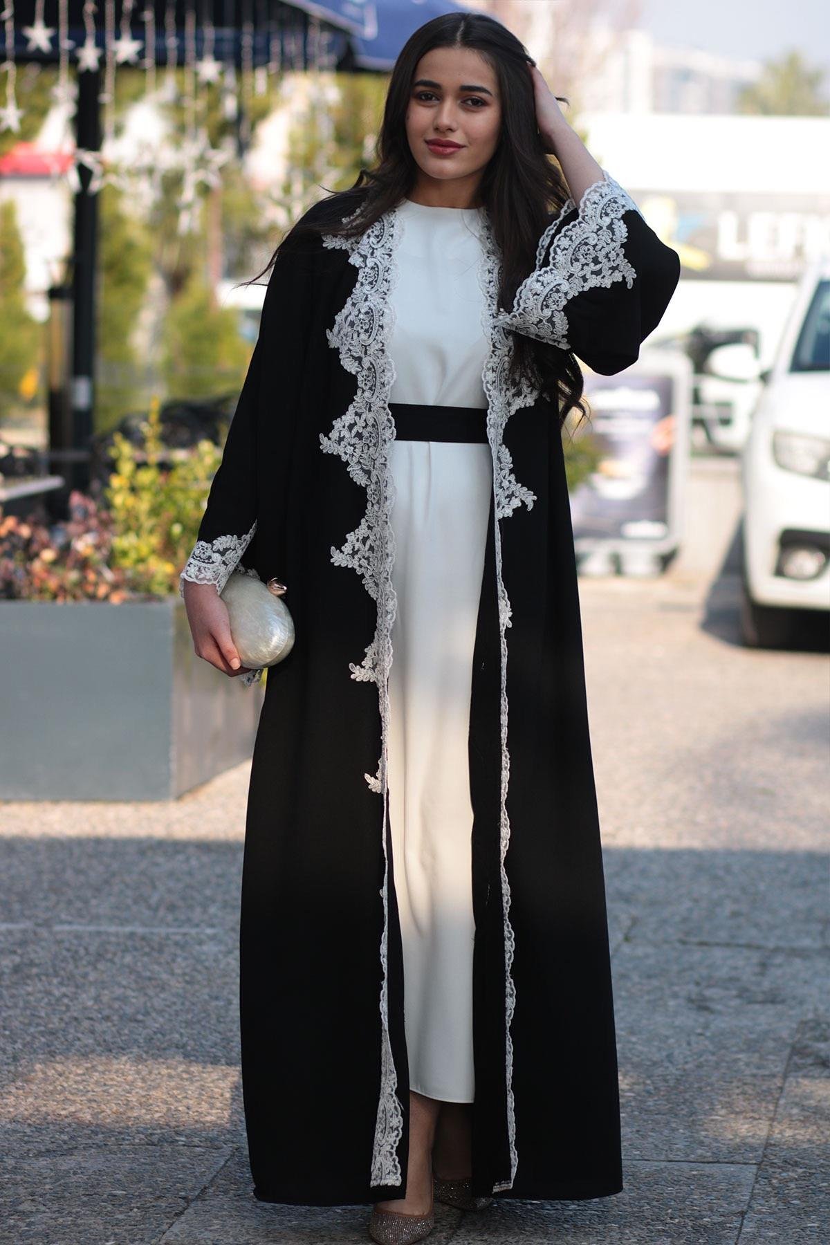 Siyah Güpür Detaylı Abaya
