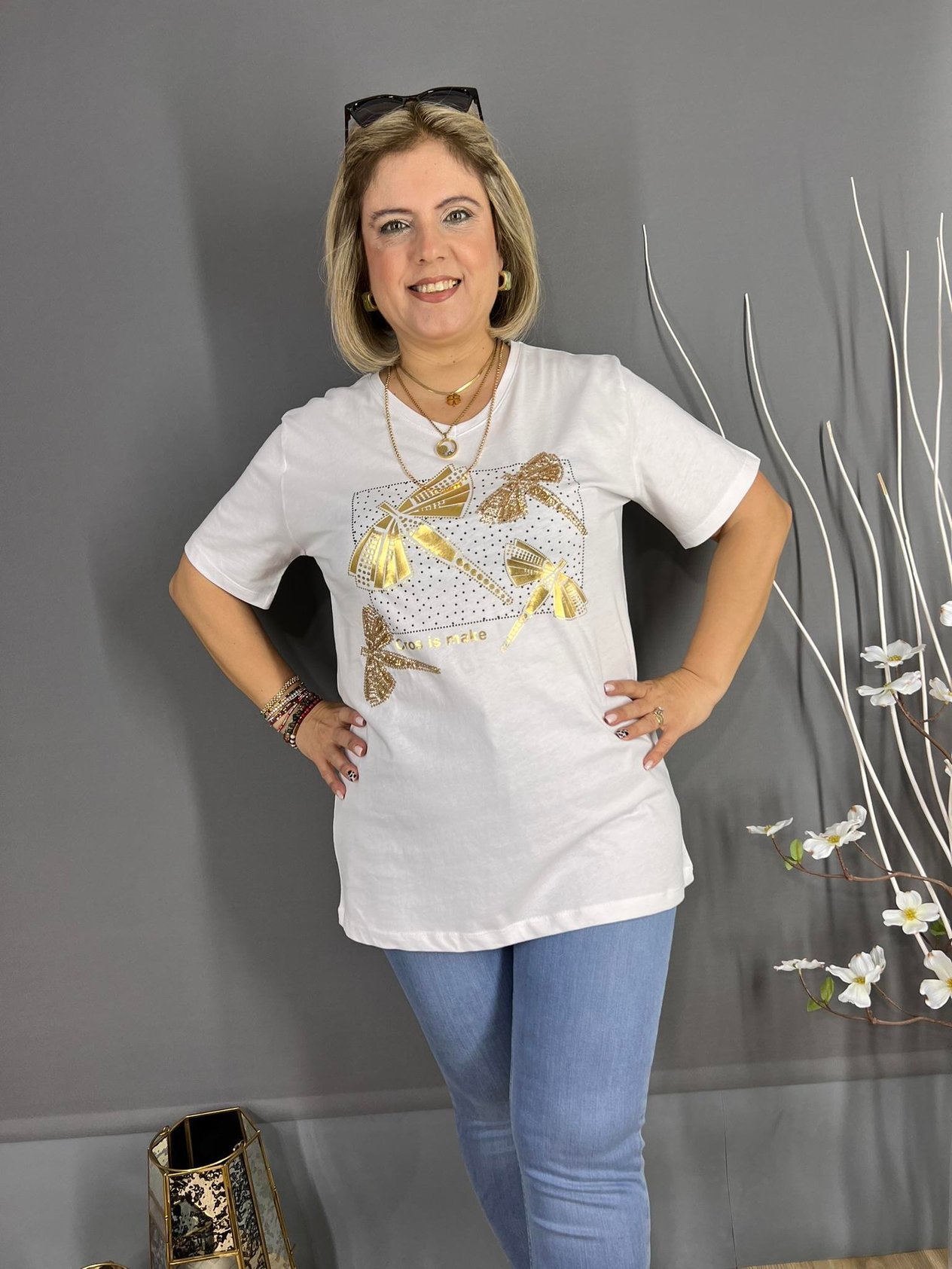 EYZ324 BEYAZ GOLD KUŞ BASKILI TİŞÖRT