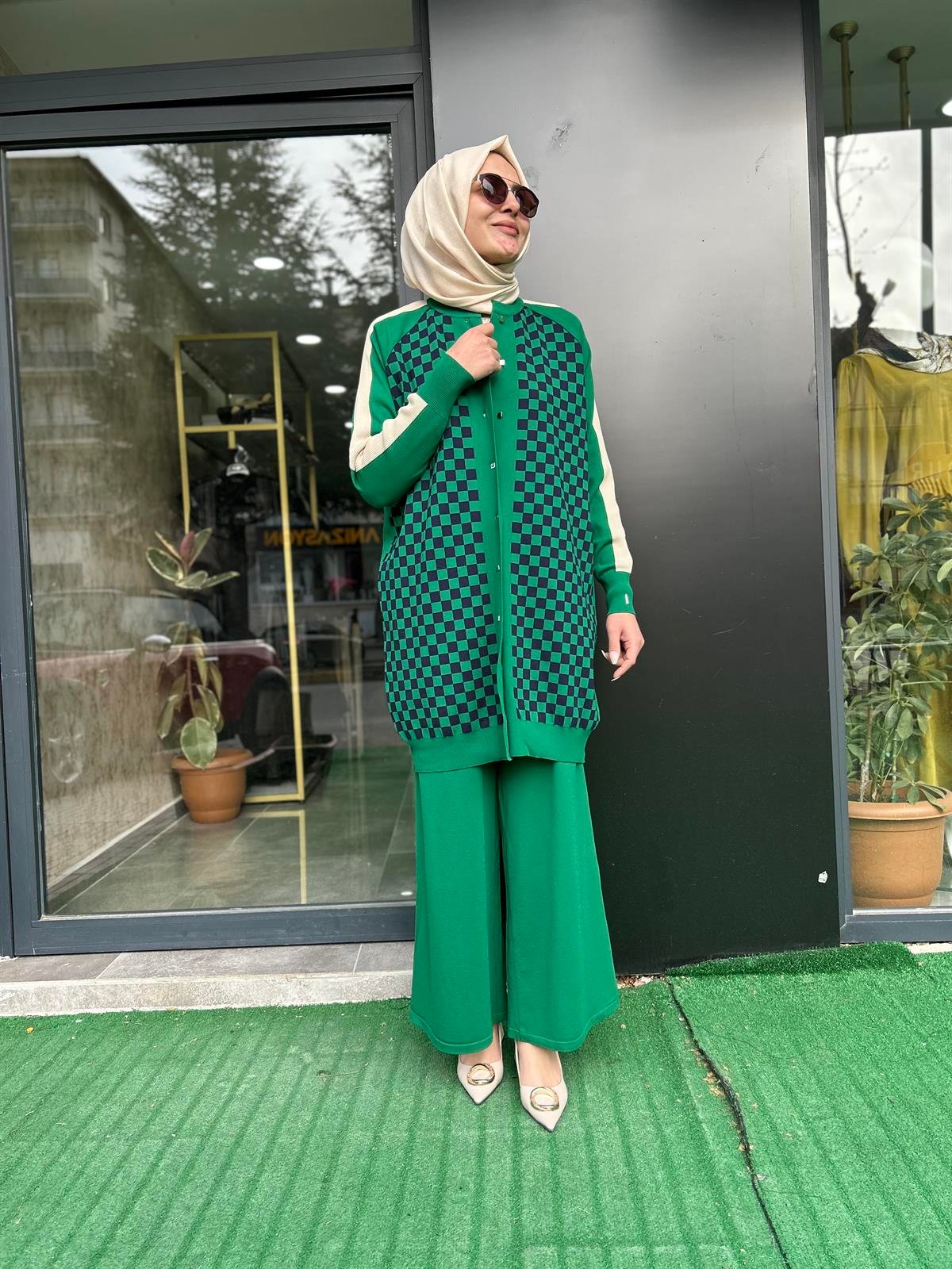 İNVEE DAMA DESENLİ HIRKA BENETTON 6891