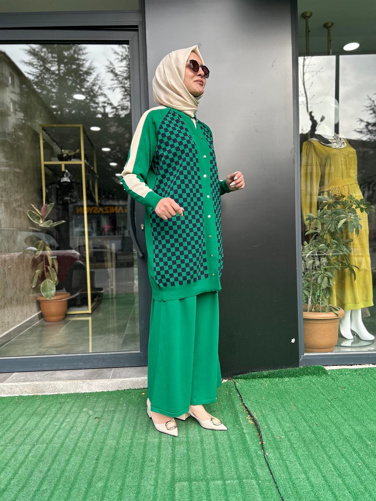 İNVEE DAMA DESENLİ HIRKA BENETTON 6891
