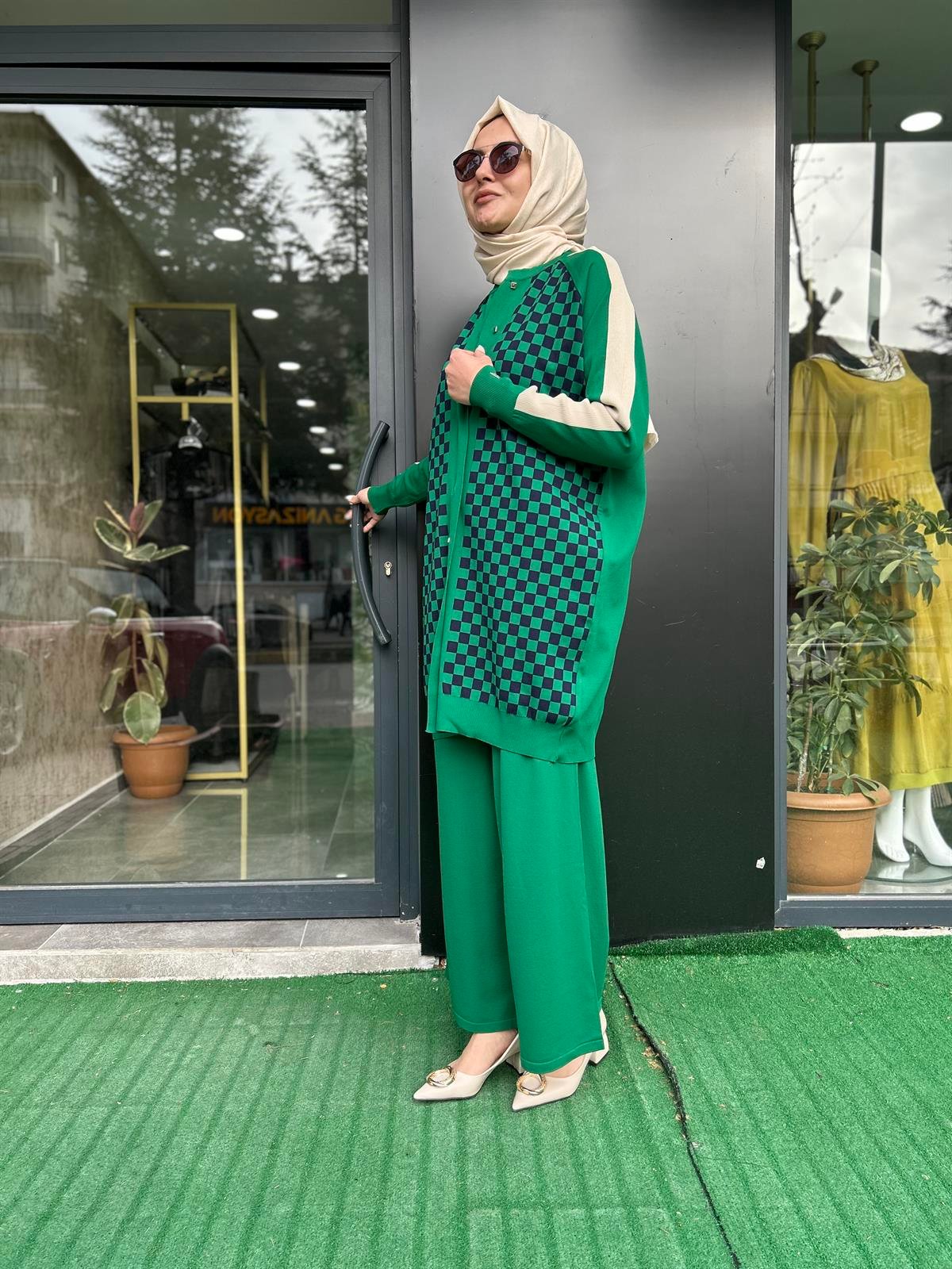 İNVEE DAMA DESENLİ HIRKA BENETTON 6891
