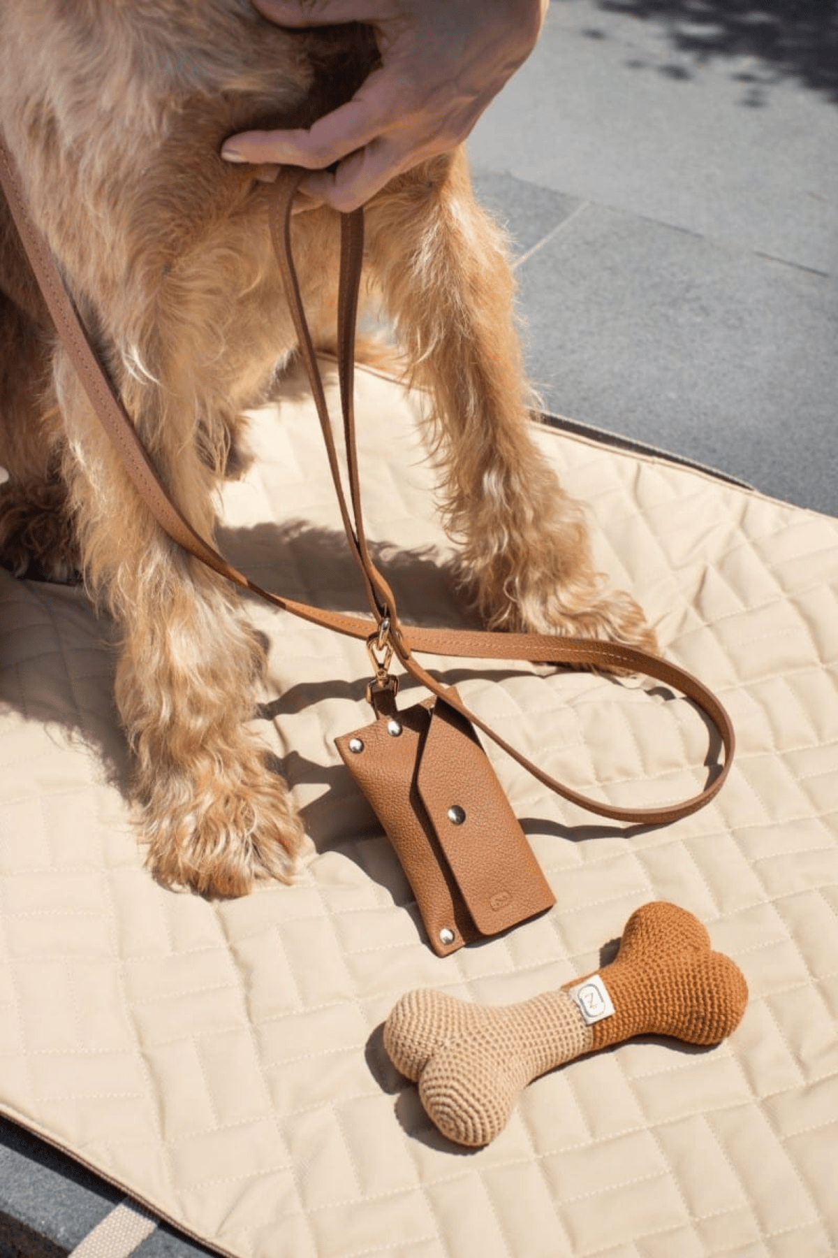 Zoe Pet Atelier YUMUŞAK DOKUNUŞLU KAHVERENGİ TASMA