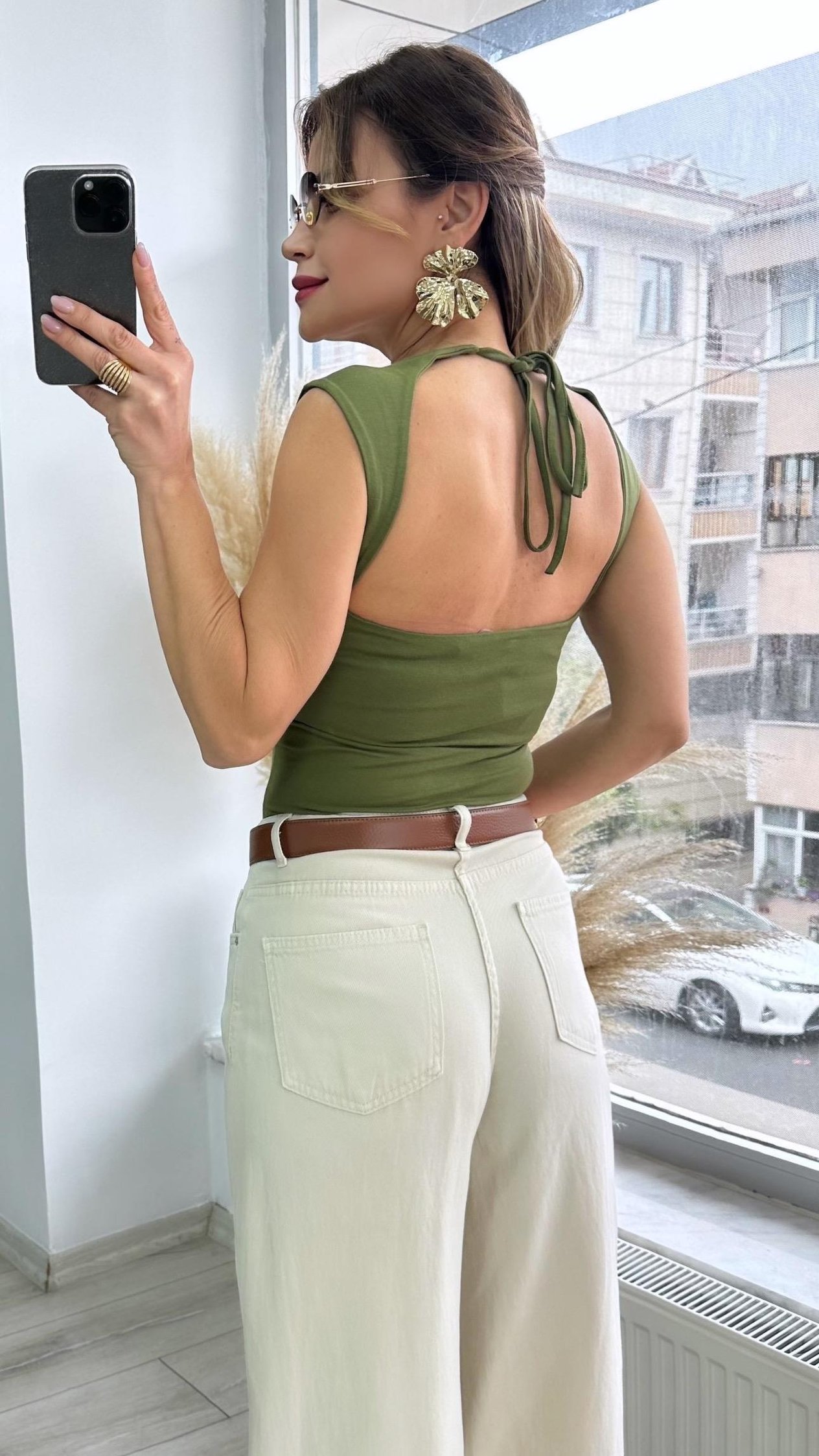 Açık Haki Sırt Detaylı Bluz