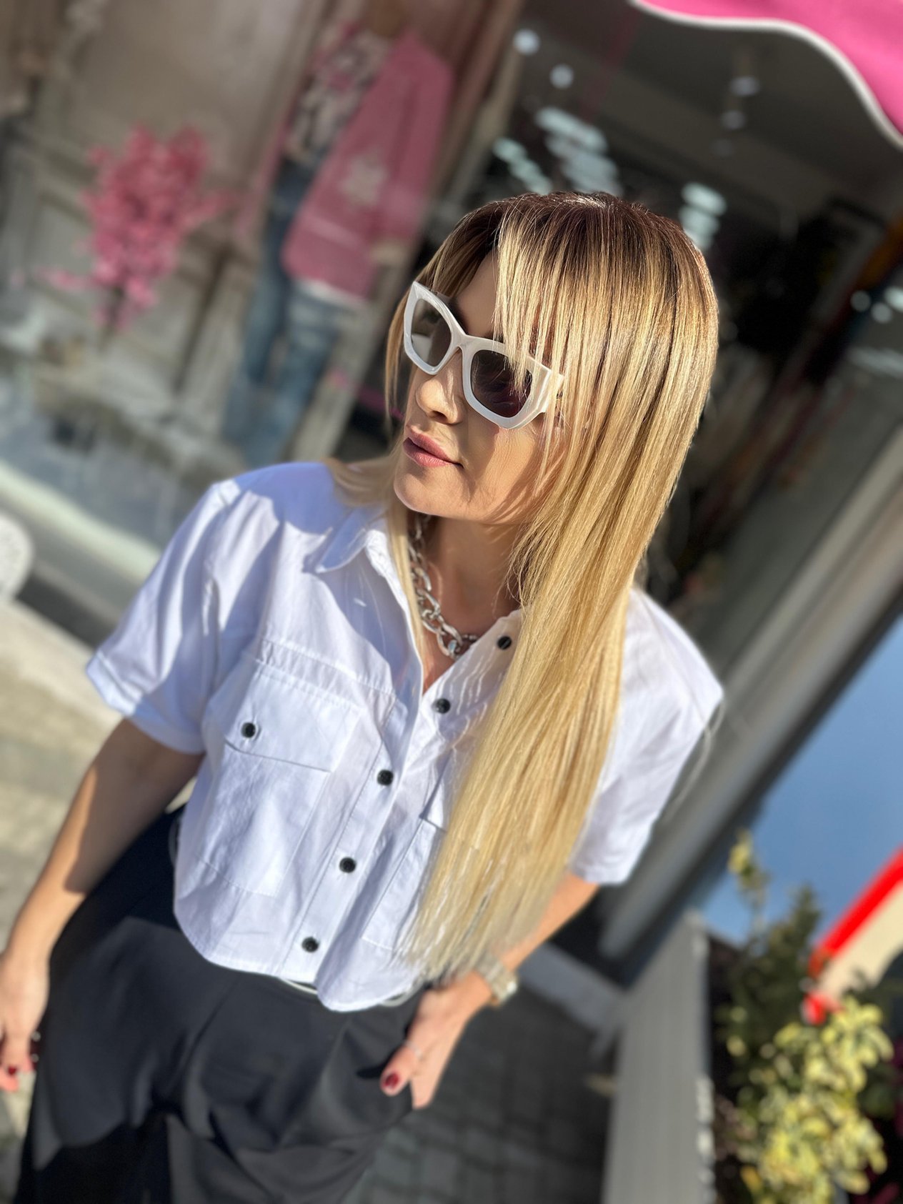 Beyaz Vatkalı Crop Gömlek 
