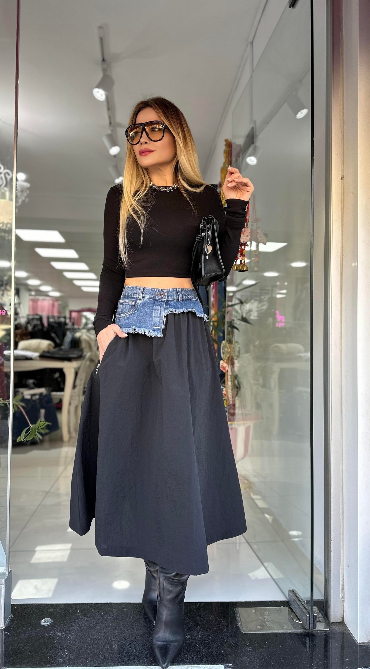 Denim Bel Detaylı Teknik Kumaş Midi Etek