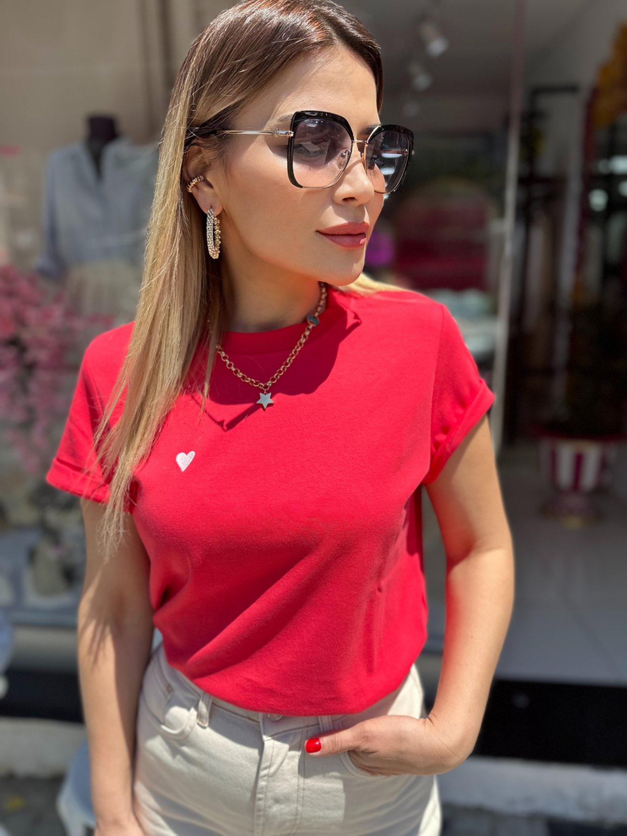 Kırmızı Nakışlı Pamuklu Tshirt