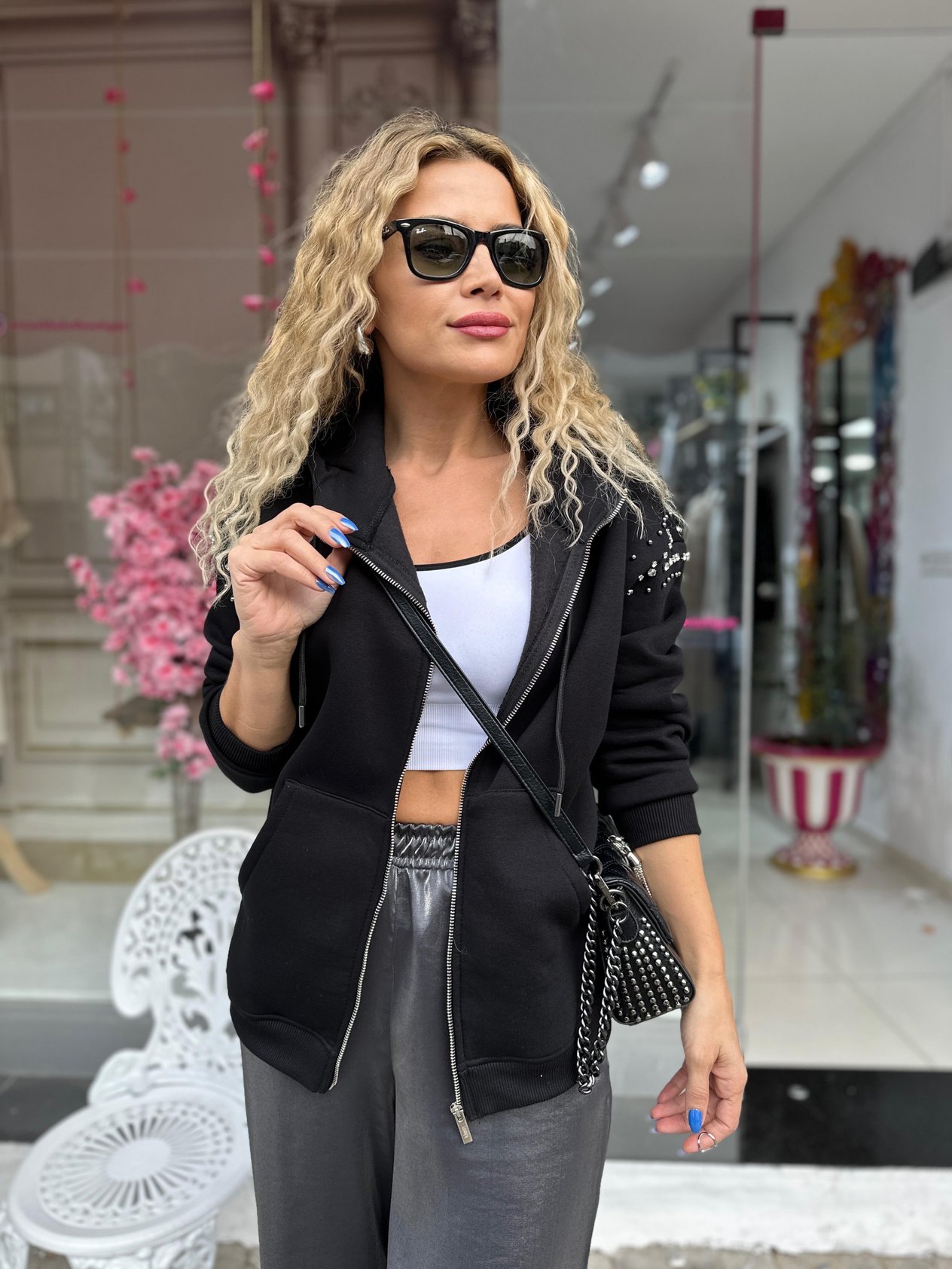 Siyah Taş Omuz Detaylı Sweat