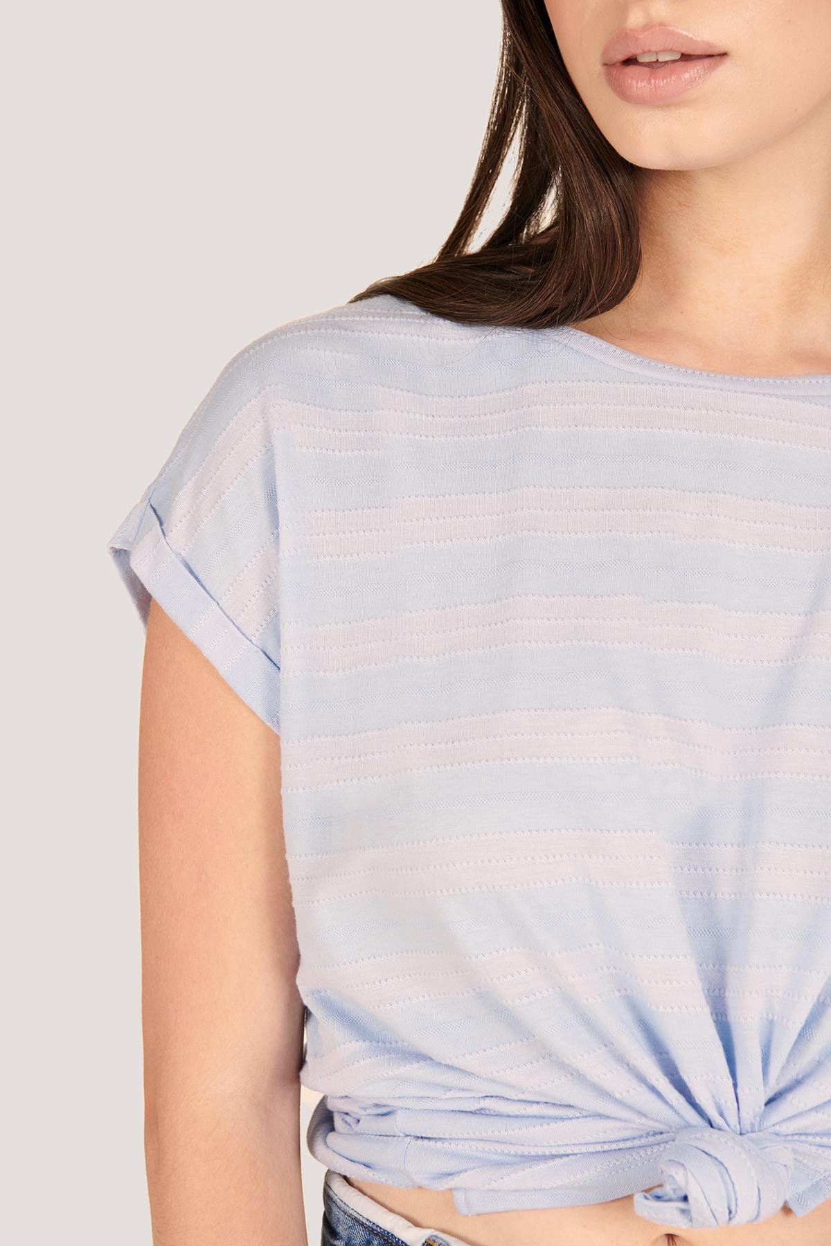p-004928 - Kadın Keten Görünümlü Kısa Kollu T-Shirt - MAVİ