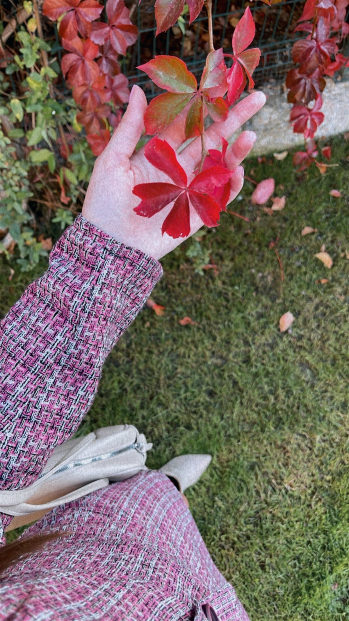 Tüvit blazer ceket ve yırtmaçlı etek takım