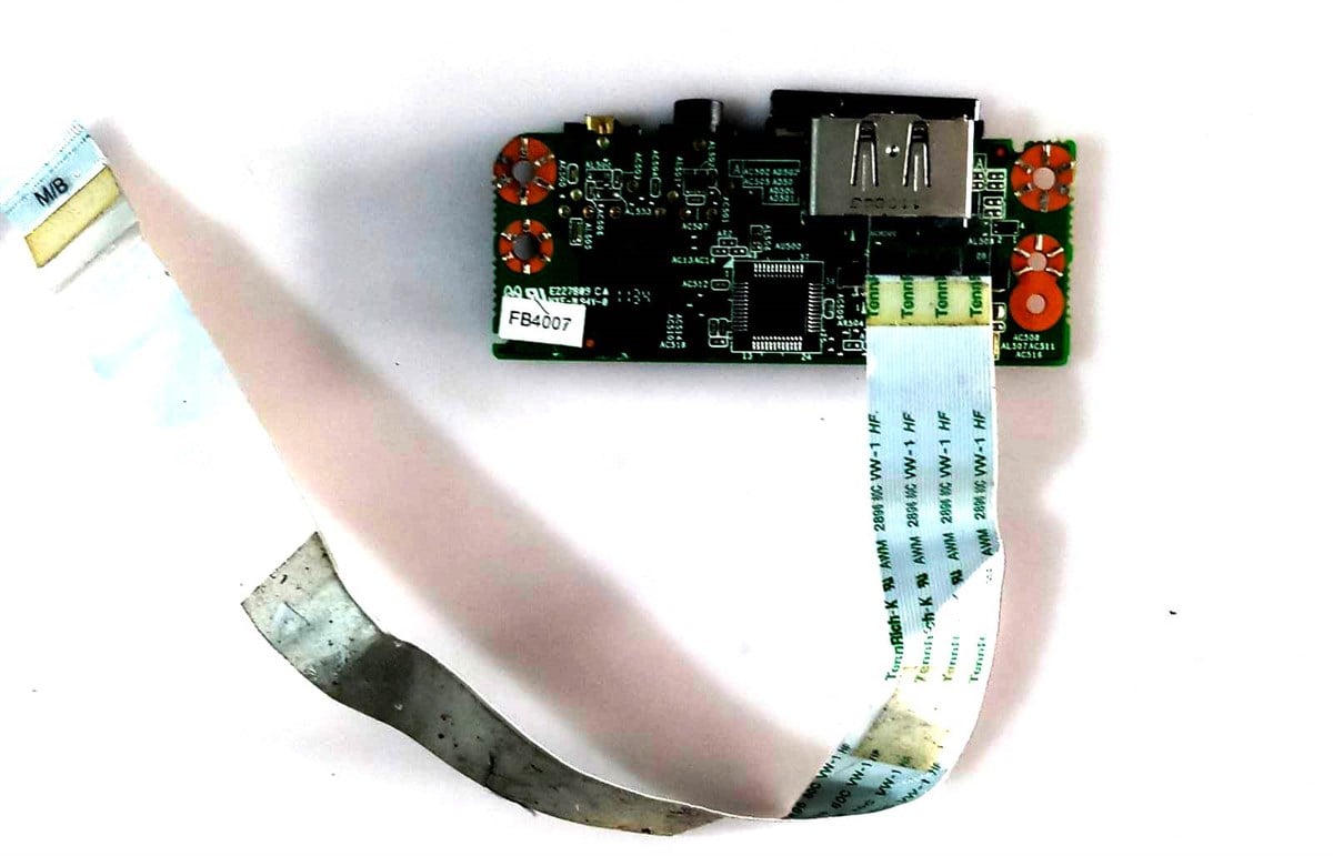 2.EL YEDEK PARÇACasper Nirvana MB50 MB55 Serisi Notebook Usb Card Reader Ses Kartı - 81B605-FB6A02 stok-z-67