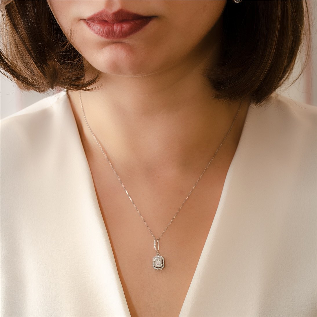Goldstore-0.32 ct. Pırlantalı Baget Kolye