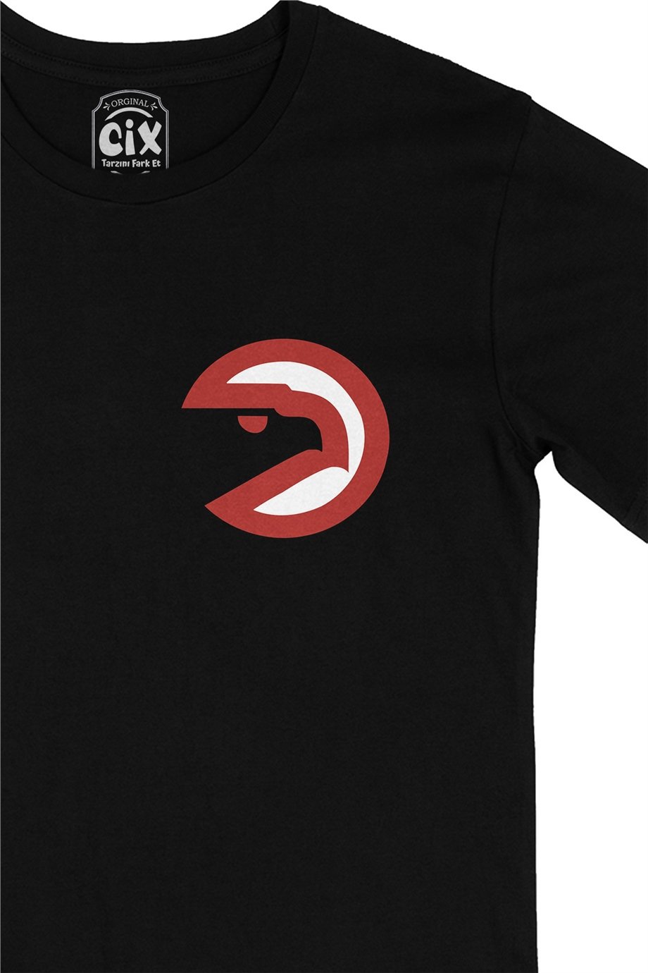 Atlanta Hawks Logolu Cep Logo Tasarımlı Siyah Tişört