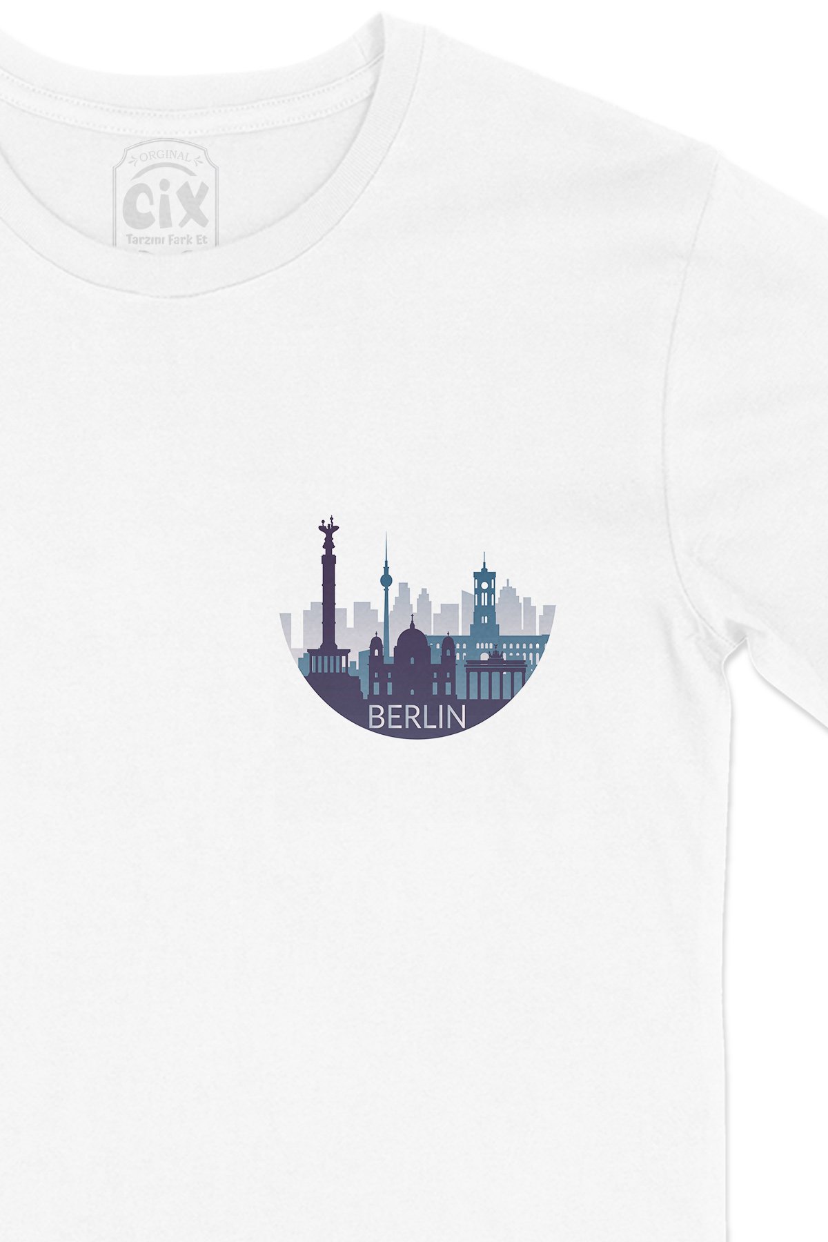 Berlin Cep Logo Tasarımlı Beyaz Tişört