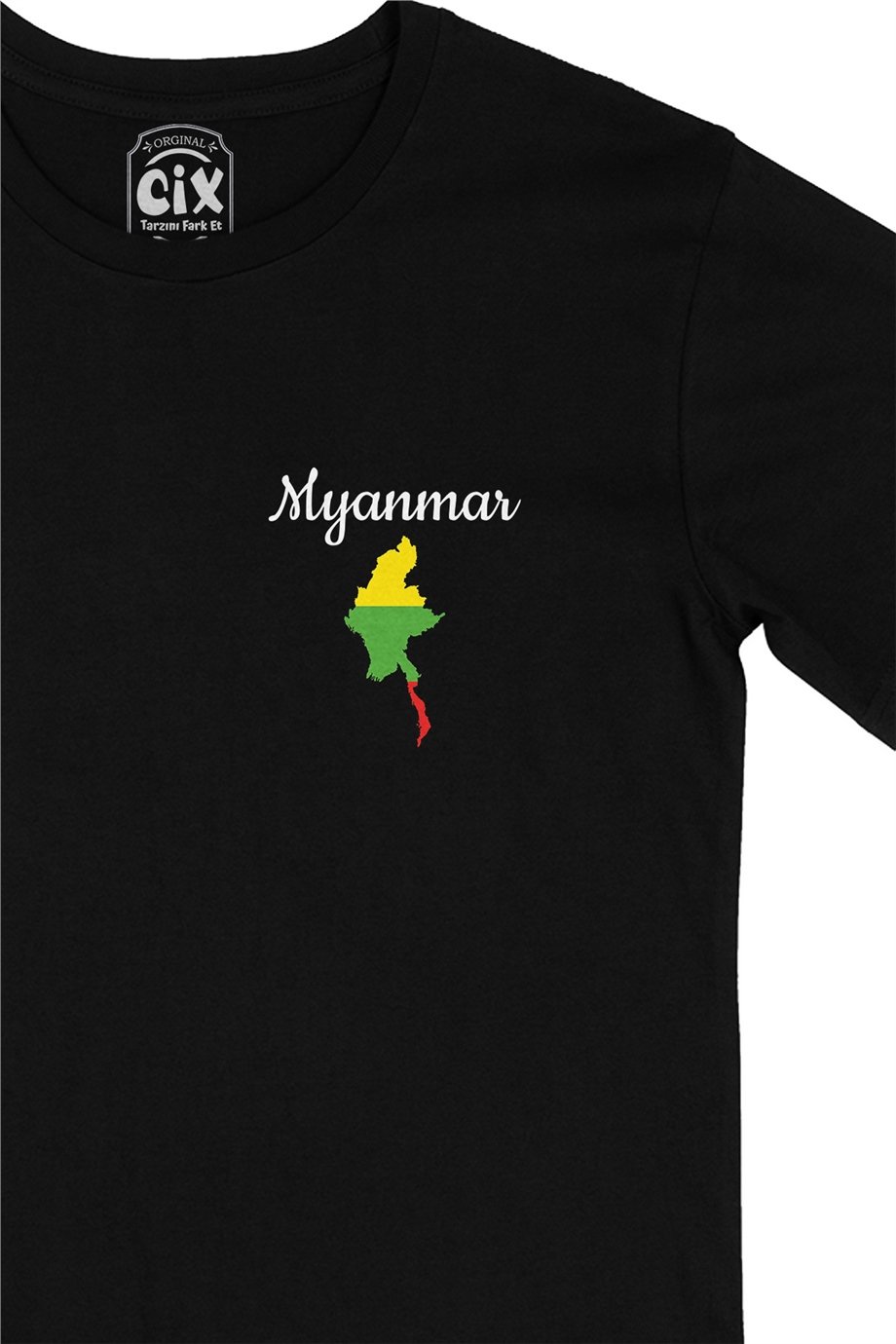 Burma Haritalı ve Bayraklı Cep Logo Tasarımlı Siyah Tişört