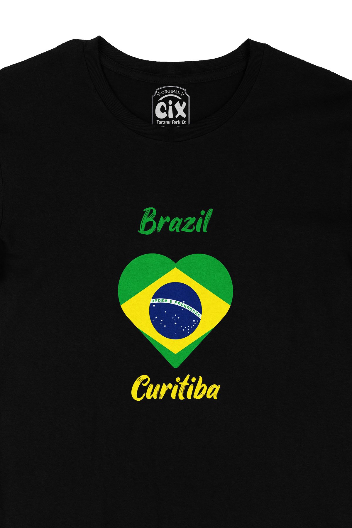 Curitiba Brezilya Bayraklı Kalpli Siyah Tişört
