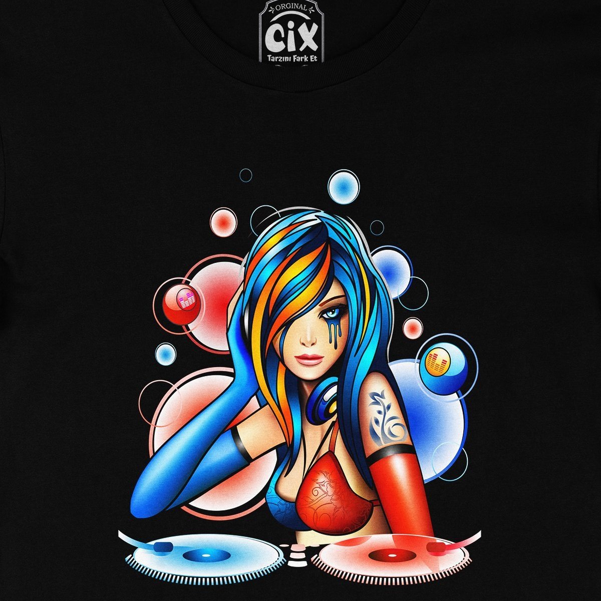DJ Dövmeli Kız Siyah Tişört