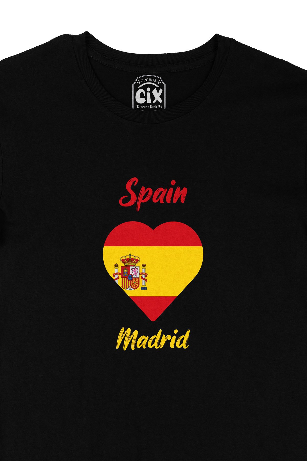 Madrid İspanya Bayraklı Kalpli Siyah Tişört