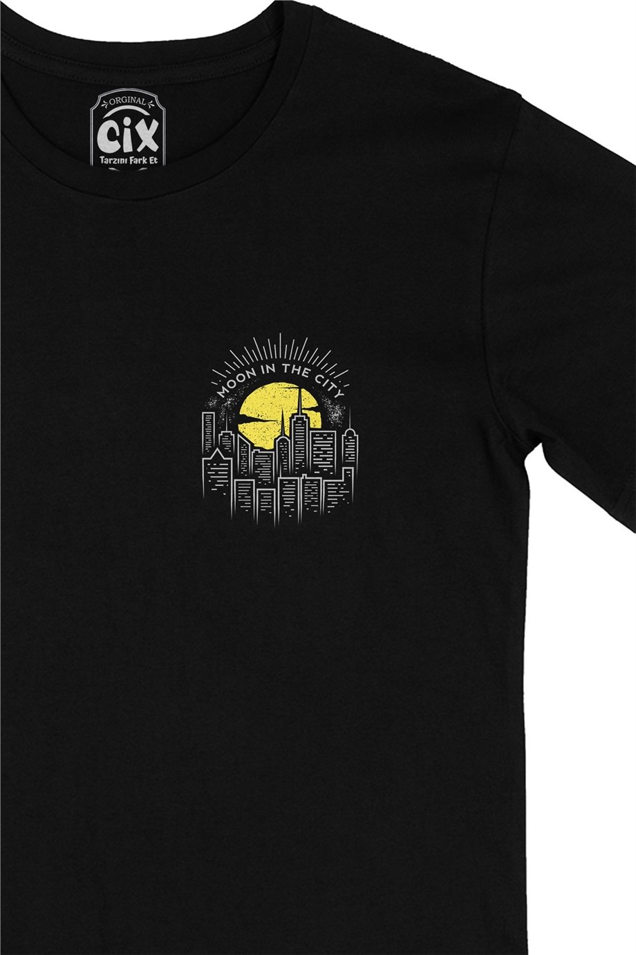 Moon In The City Cep Logo Tasarımlı Siyah Tişört