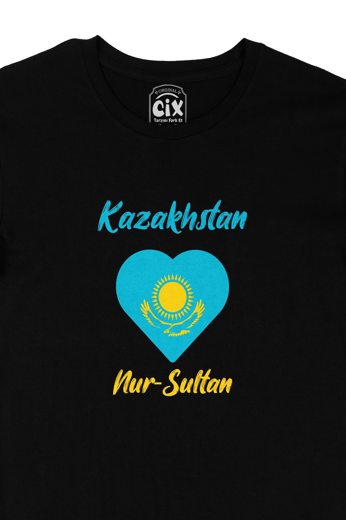 Nur Sultan Kazakistan Bayraklı Kalpli Siyah Tişört