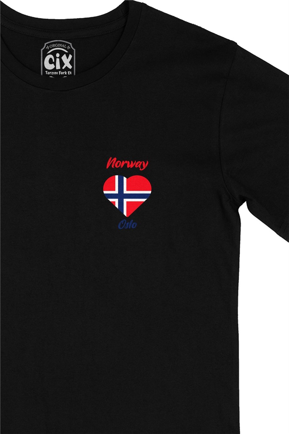 Oslo Norveç Bayraklı Kalpli Cep Logo Tasarımlı Siyah Tişört