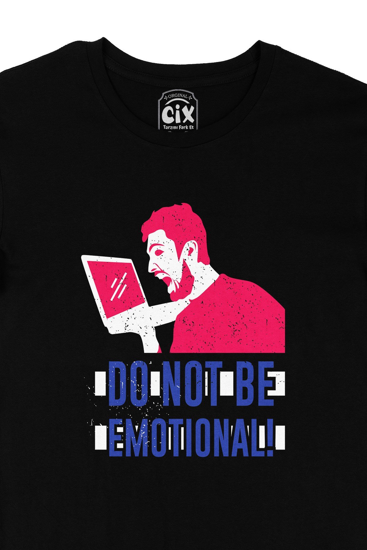 Pembe Do Not Be Emotional Siyah Tişört
