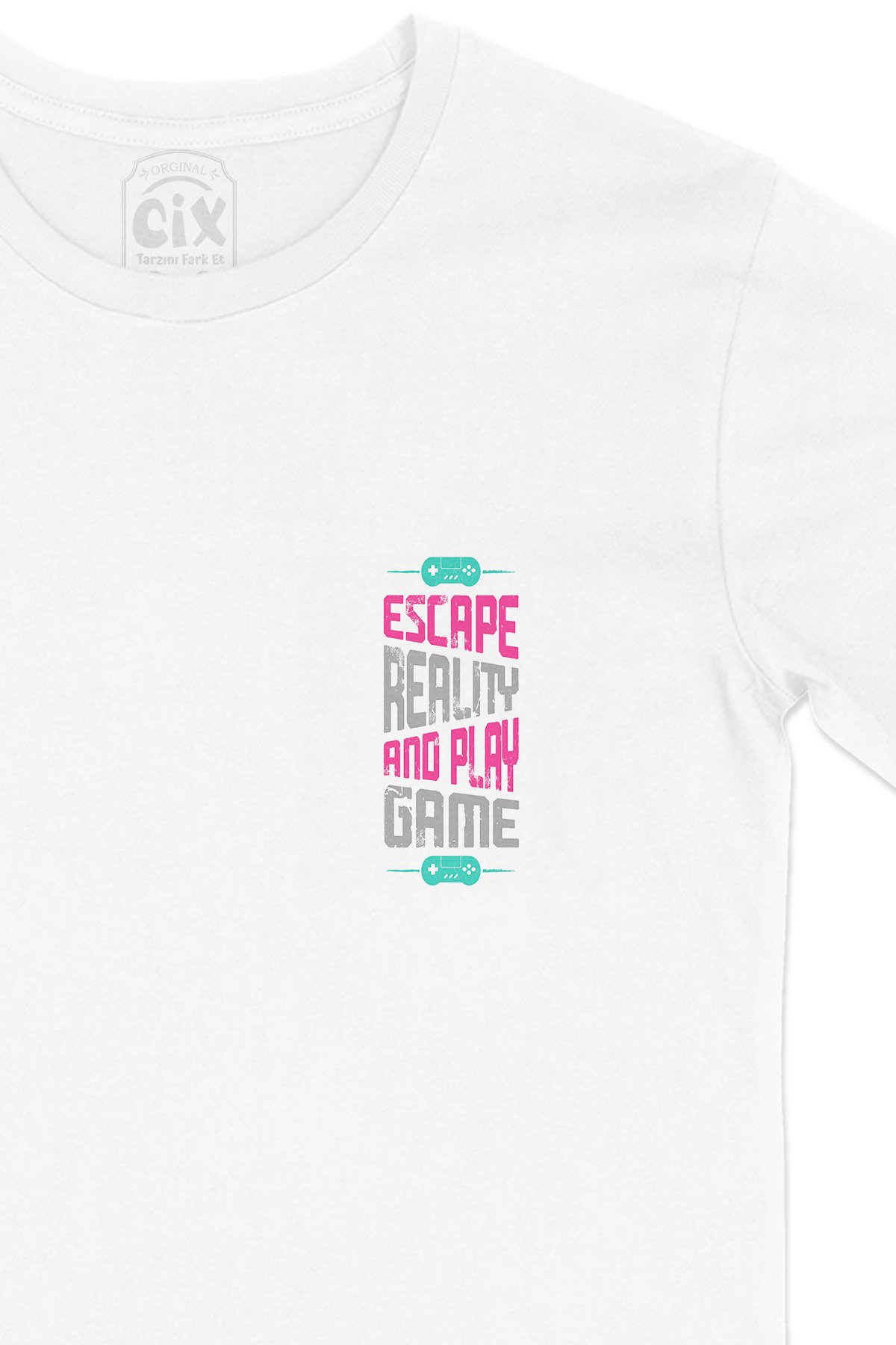 Pembe Escape Reality Cep Logo Tasarımlı Beyaz Tişört