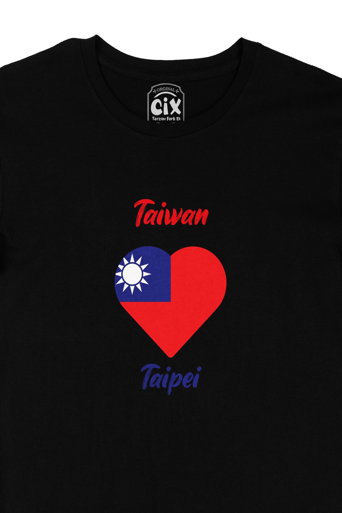 Taipei Tayvan Bayraklı Kalpli Siyah Tişört
