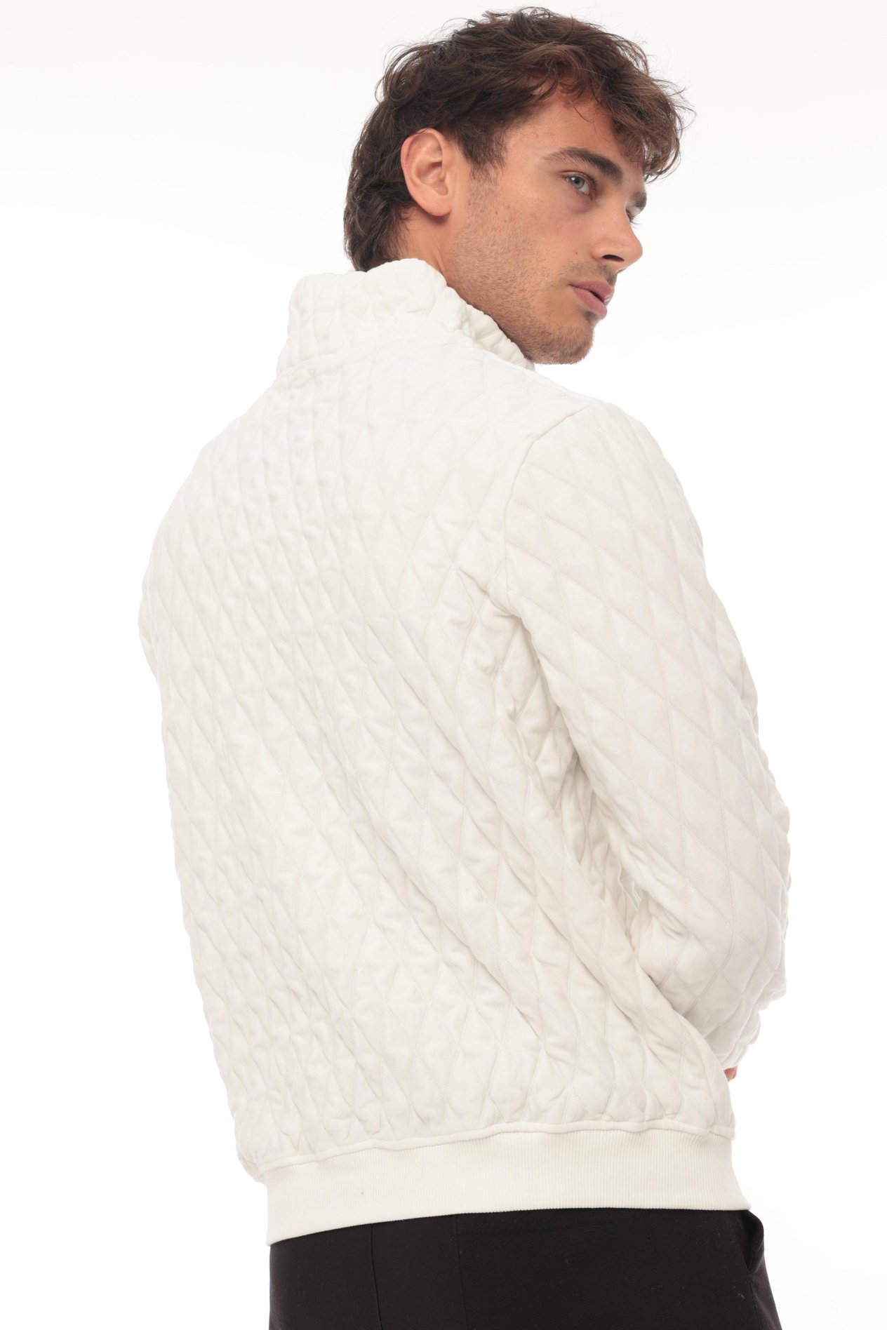 Miron Beyaz Kapitone Detaylı Yarım Fermuarlı Regular Fit Sweatshirt