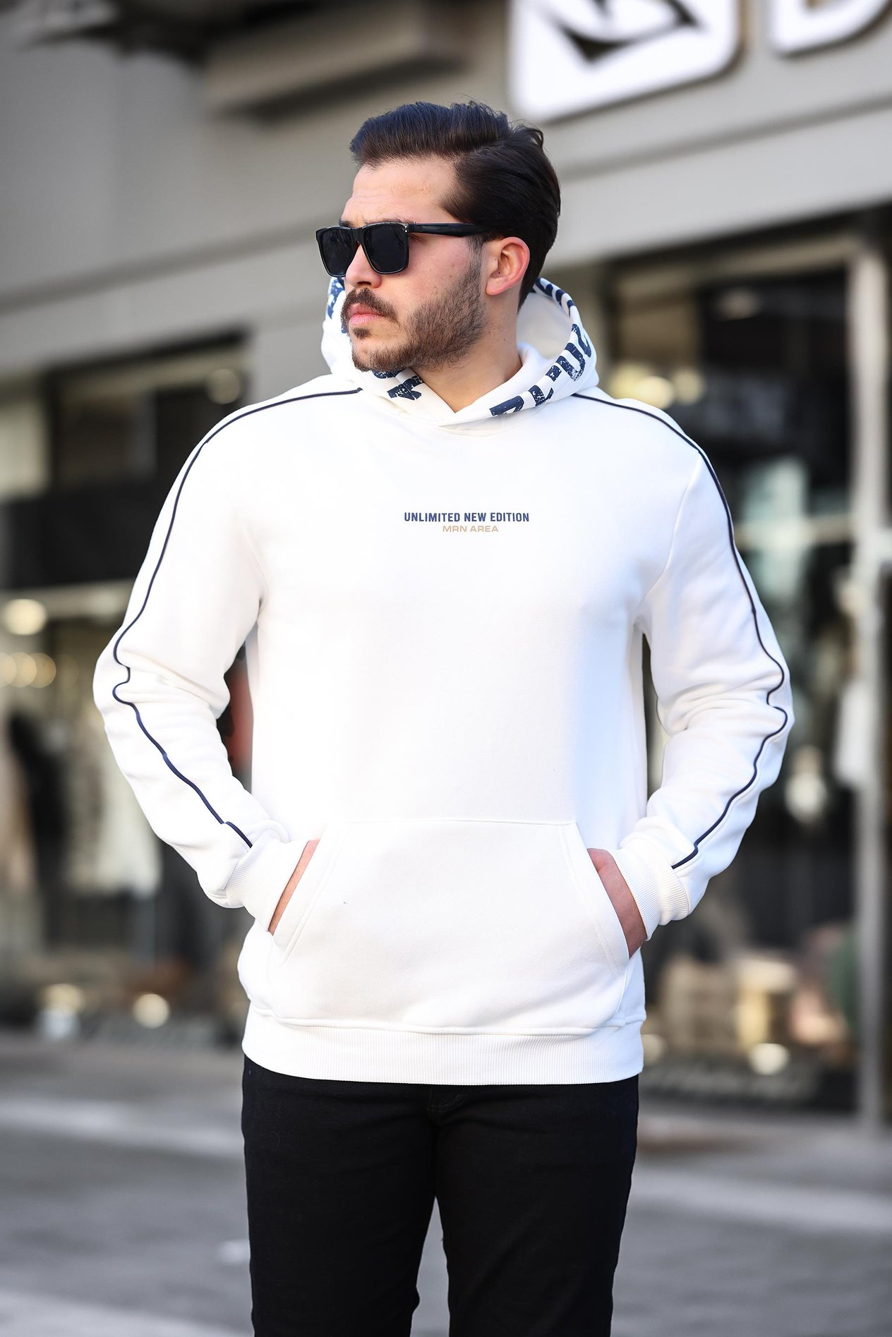 Miron Beyaz Kapüşon Baskılı Üç İplik Oversize Sweatshirt- 2440