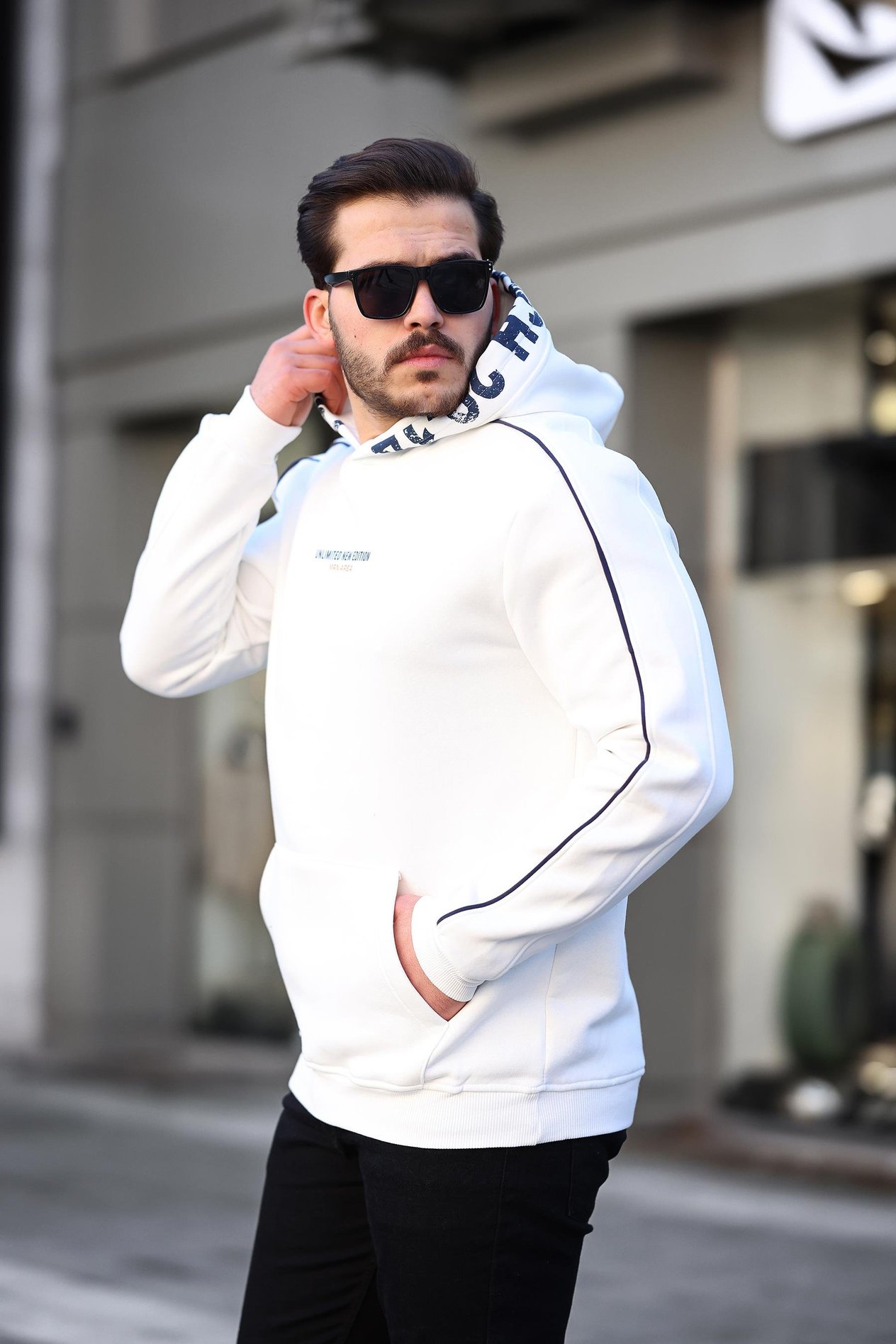 Miron Beyaz Kapüşon Baskılı Üç İplik Oversize Sweatshirt- 2440