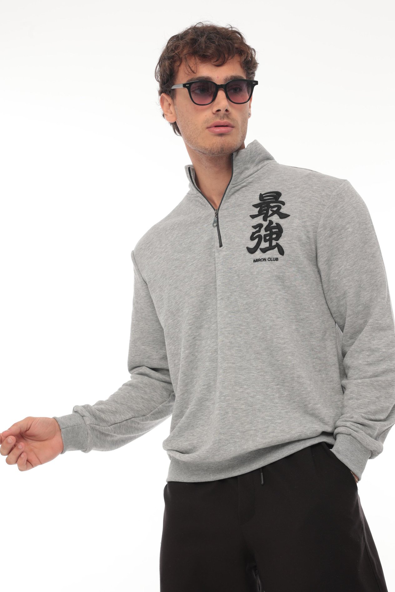 Miron Gri Üç İplik Fermuarlı Nakış Detaylı Regular Fit Sweatshirt