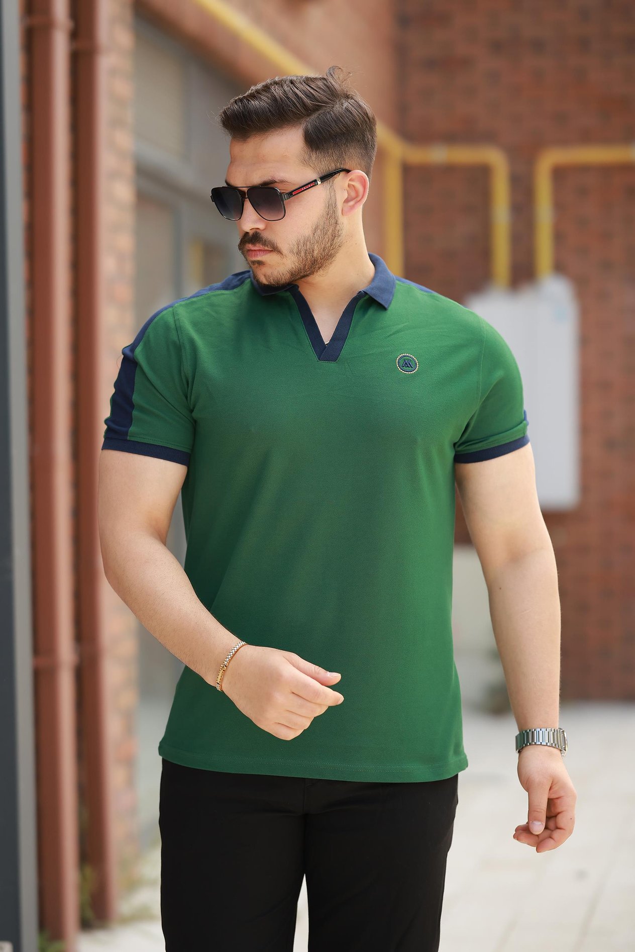 Miron Haki Nakışlı V Polo Yaka Kısa Kollu Tişört-2524