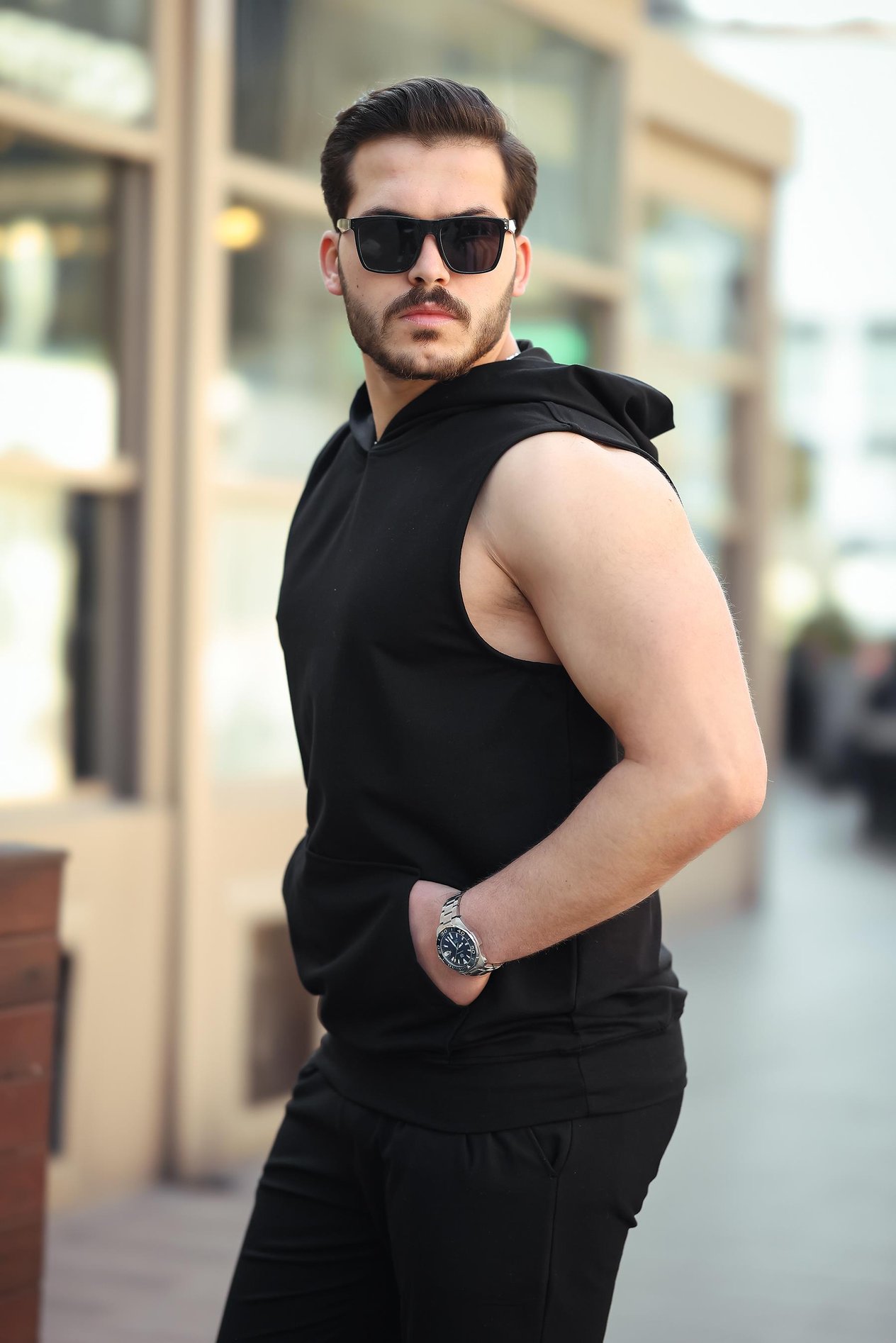 Miron Siyah Basic Kapüşonlu Sporcu Atlet Kolsuz Tişört- 2504